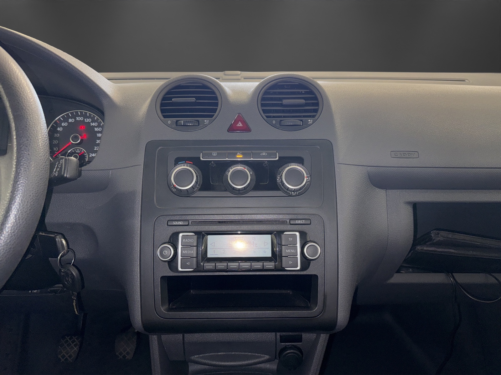 VW Caddy 1.6 TDI BlueMotion Technology-image-9