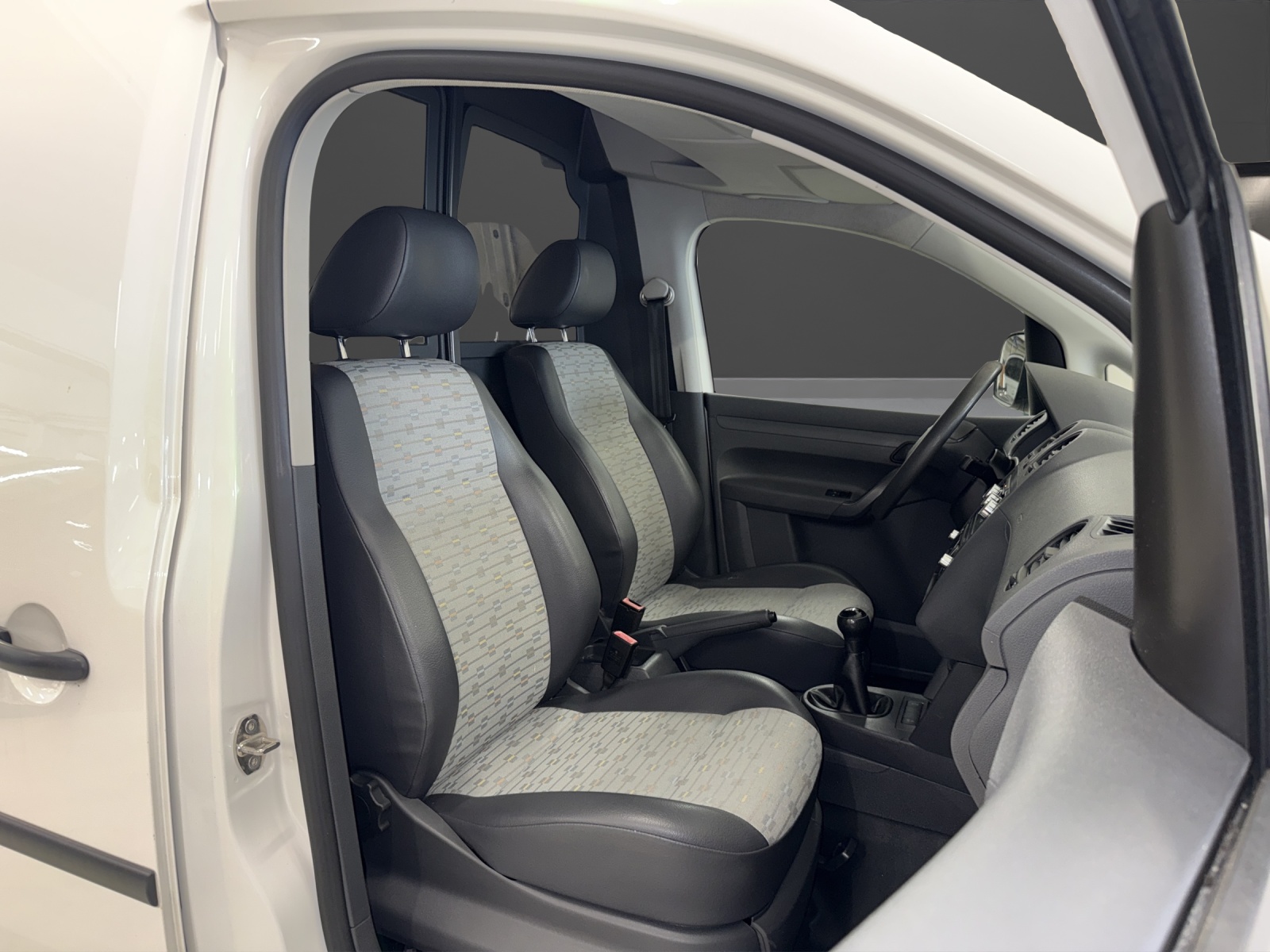 VW Caddy 1.6 TDI BlueMotion Technology-image-7