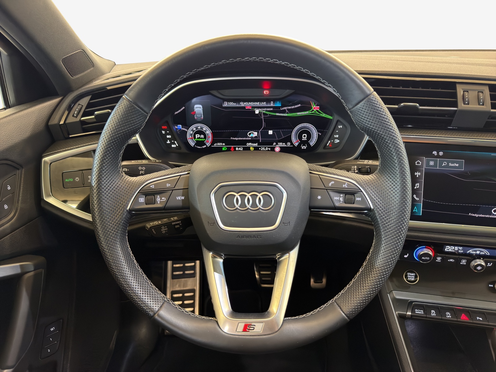 AUDI Q3 Sportback 40 TFSI S line quattro S-tronic-image-9