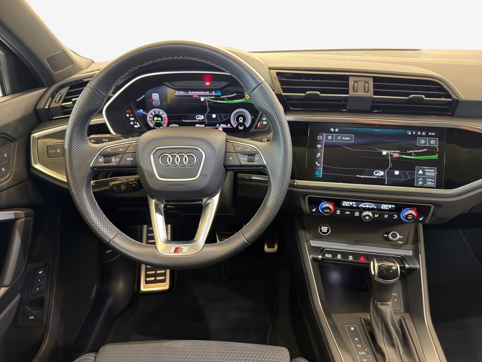 AUDI Q3 Sportback 40 TFSI S line quattro S-tronic-image-8
