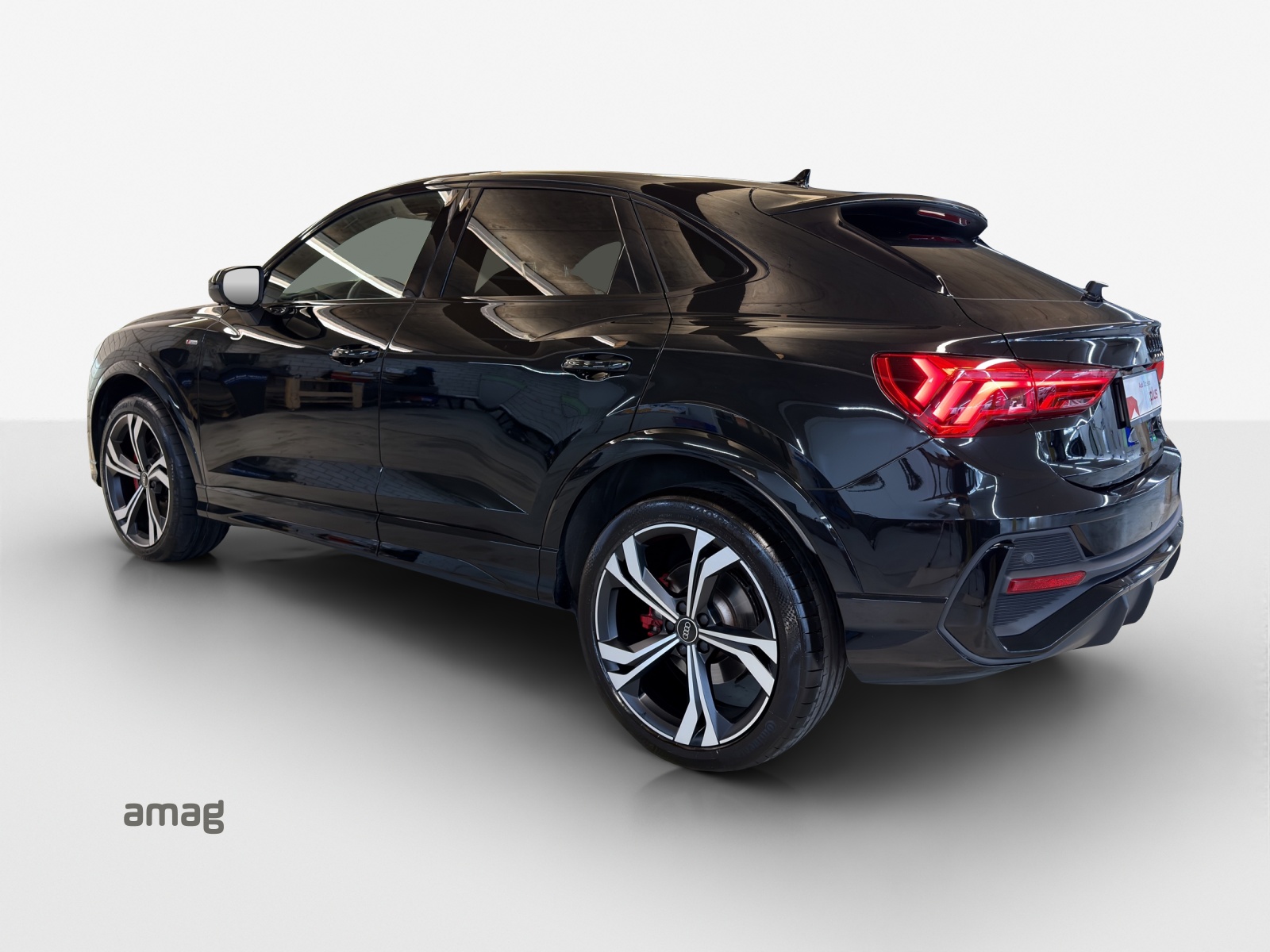 AUDI Q3 Sportback 40 TFSI S line quattro S-tronic-image-2