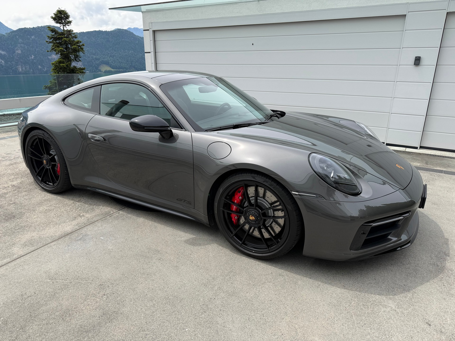 PORSCHE Carrera 4 GTS PDK-image-3