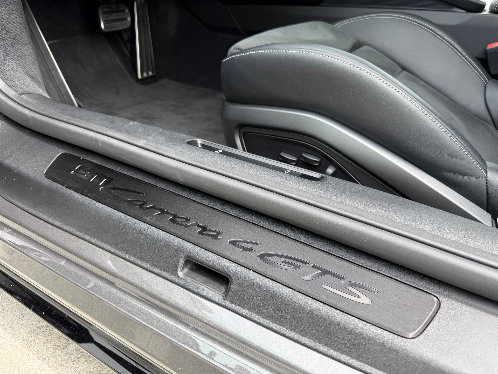 PORSCHE Carrera 4 GTS PDK-image-11