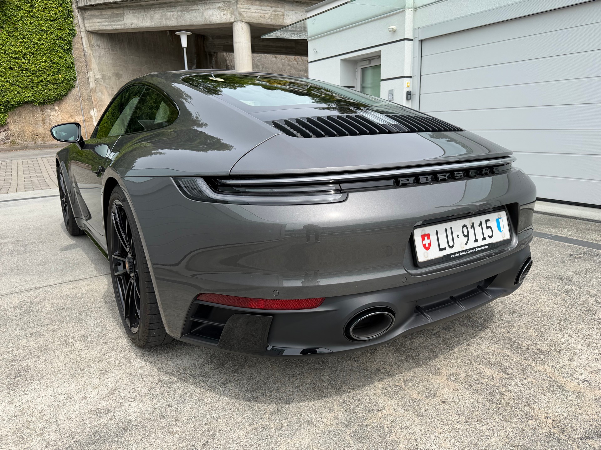 PORSCHE Carrera 4 GTS PDK-image-2