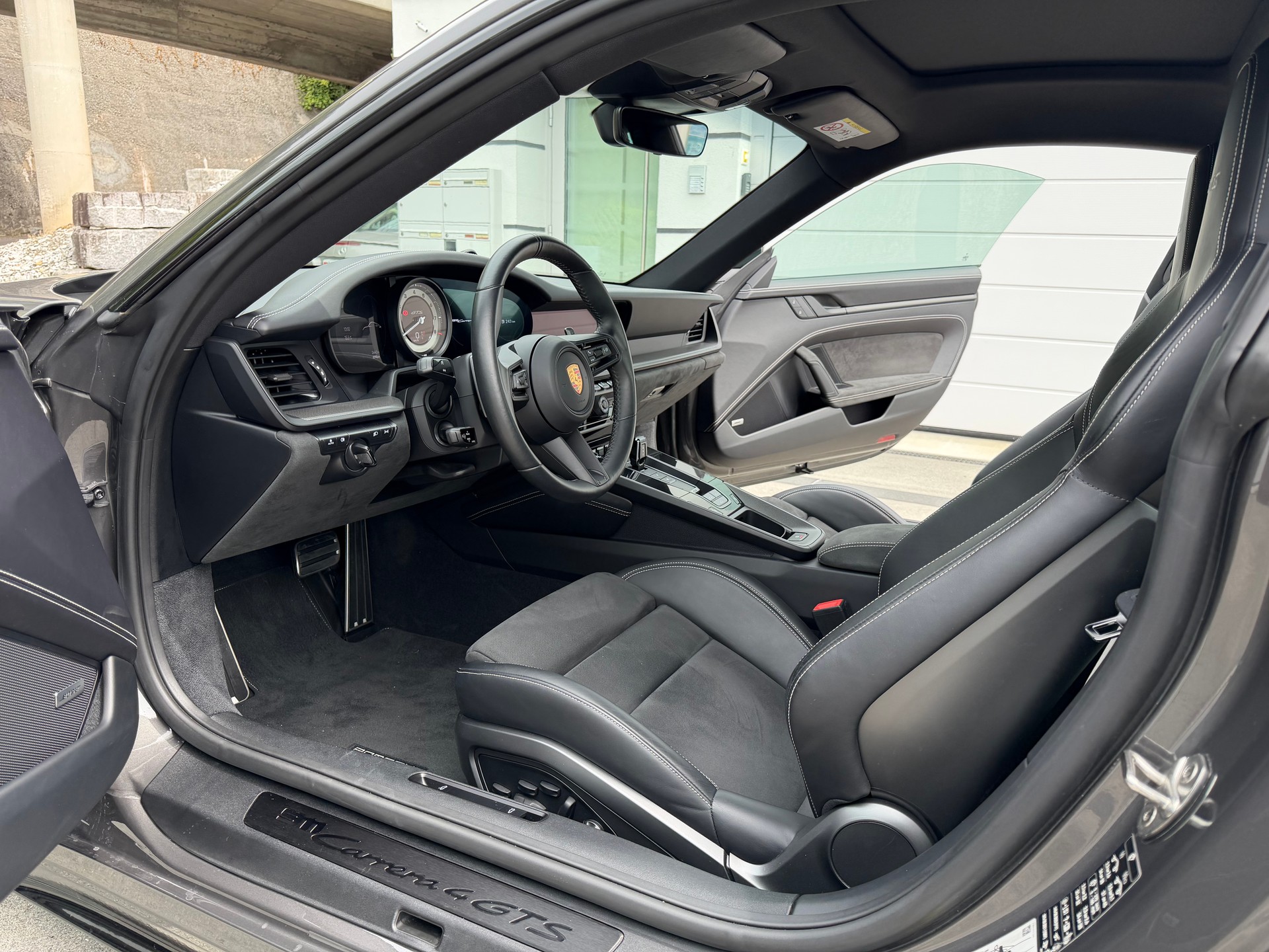 PORSCHE Carrera 4 GTS PDK-image-4