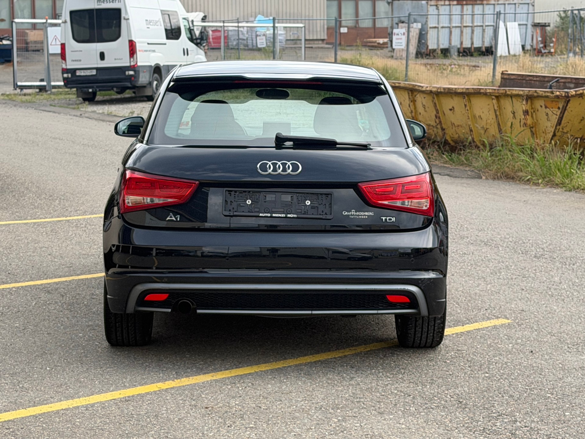 AUDI A1 1.6 TDI S-Line-image-4