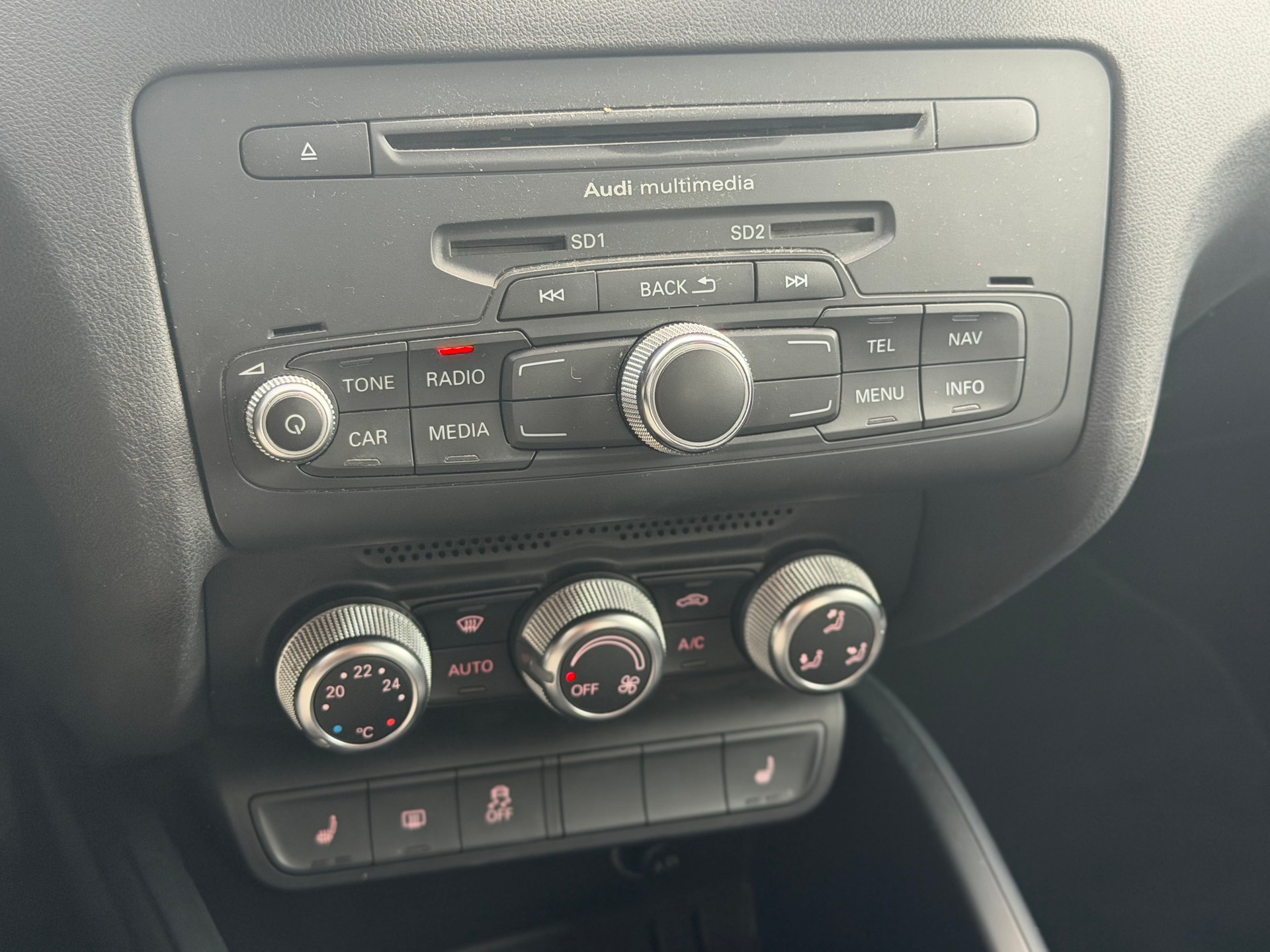 AUDI A1 1.6 TDI S-Line-image-8