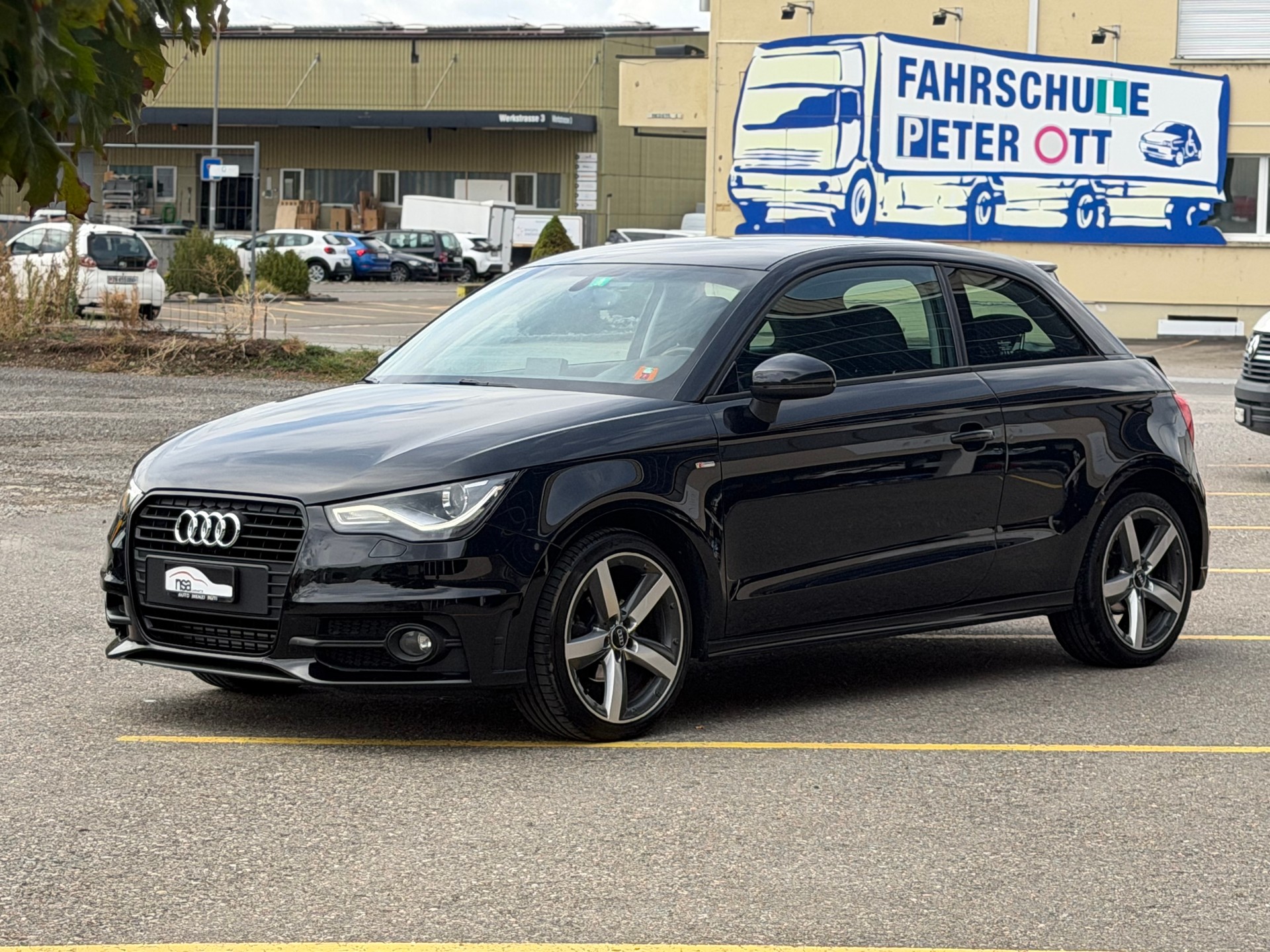 AUDI A1 1.6 TDI S-Line-image-2