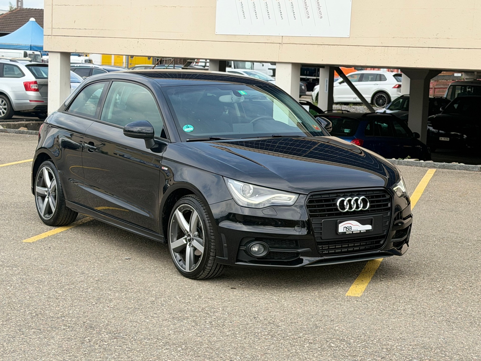 AUDI A1 1.6 TDI S-Line-image-1