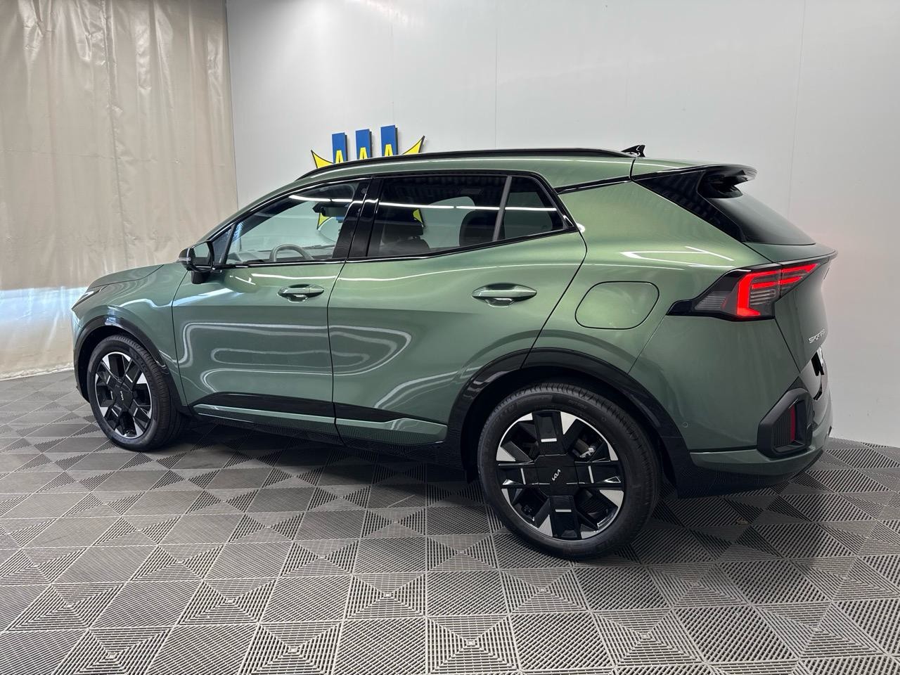 KIA Sportage 1.6T-GDi HEV GT-Line 4x4 A-image-1