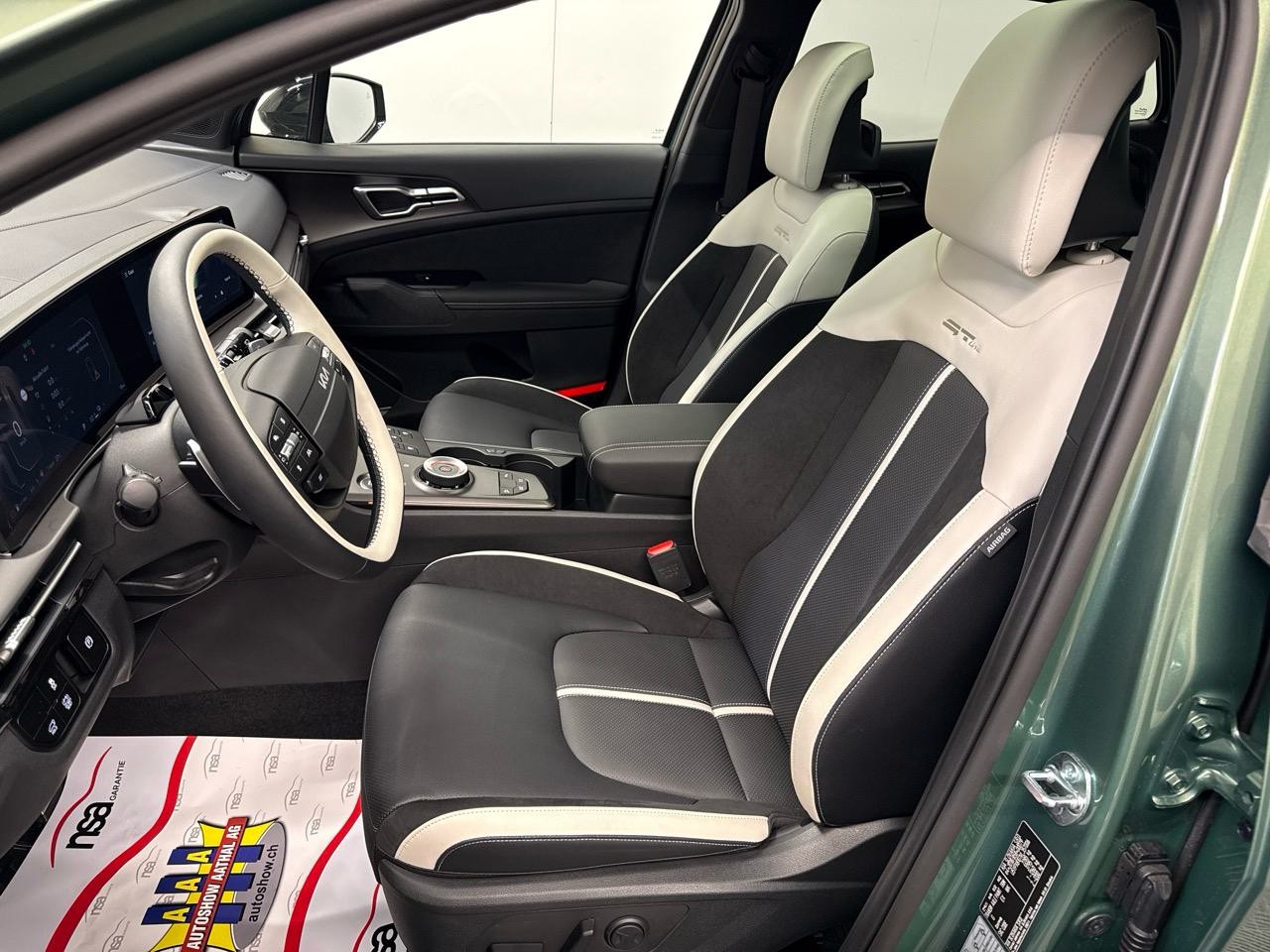 KIA Sportage 1.6T-GDi HEV GT-Line 4x4 A-image-3
