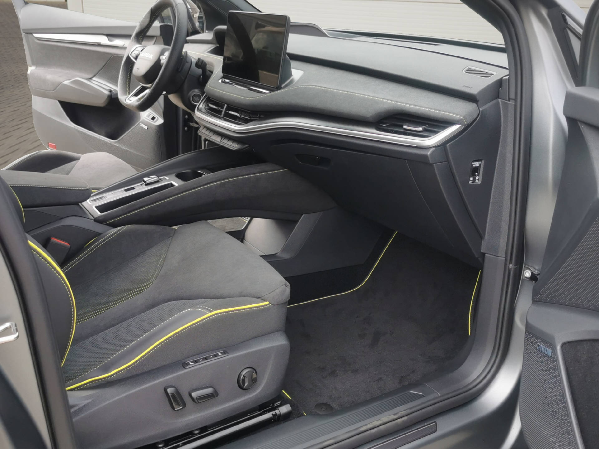 SKODA Elroq RS 4x4 *MATT, MAXX, Werksgarantie bis 2031*-image-5