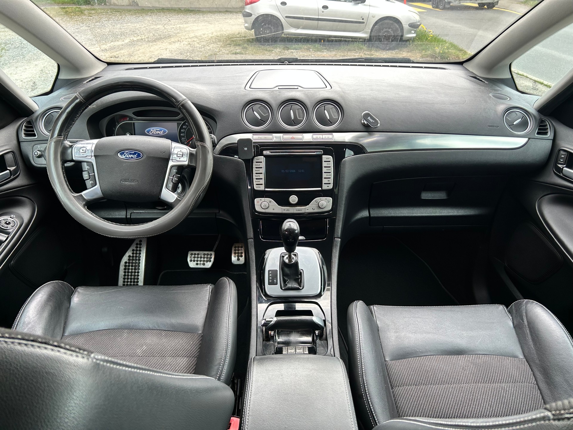 FORD S-Max 2.0 SCTi TitaniumS PowerShift-image-2