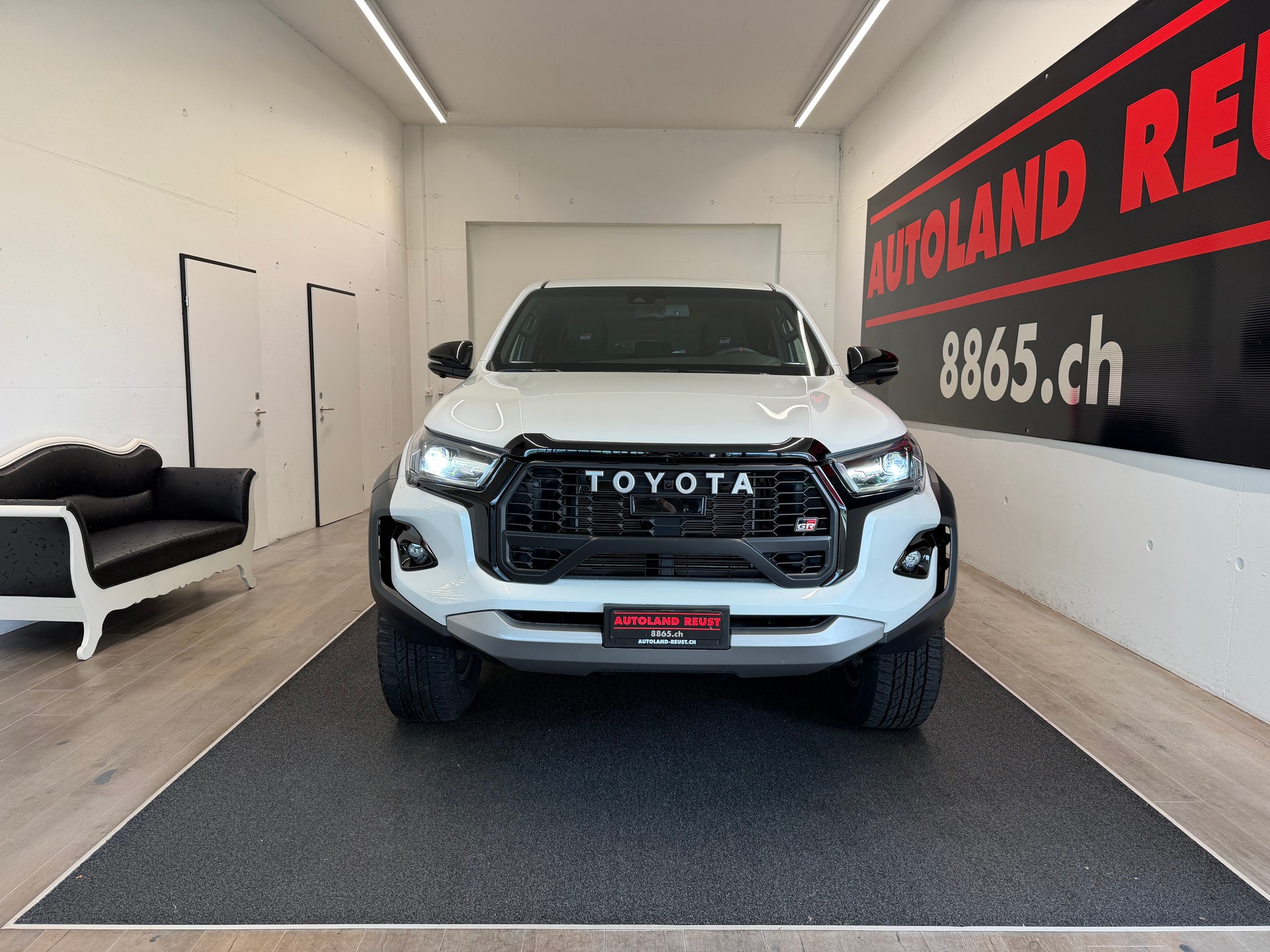 TOYOTA Hilux 2.8d GR Sport II Double Cab 4x4 A-image-1