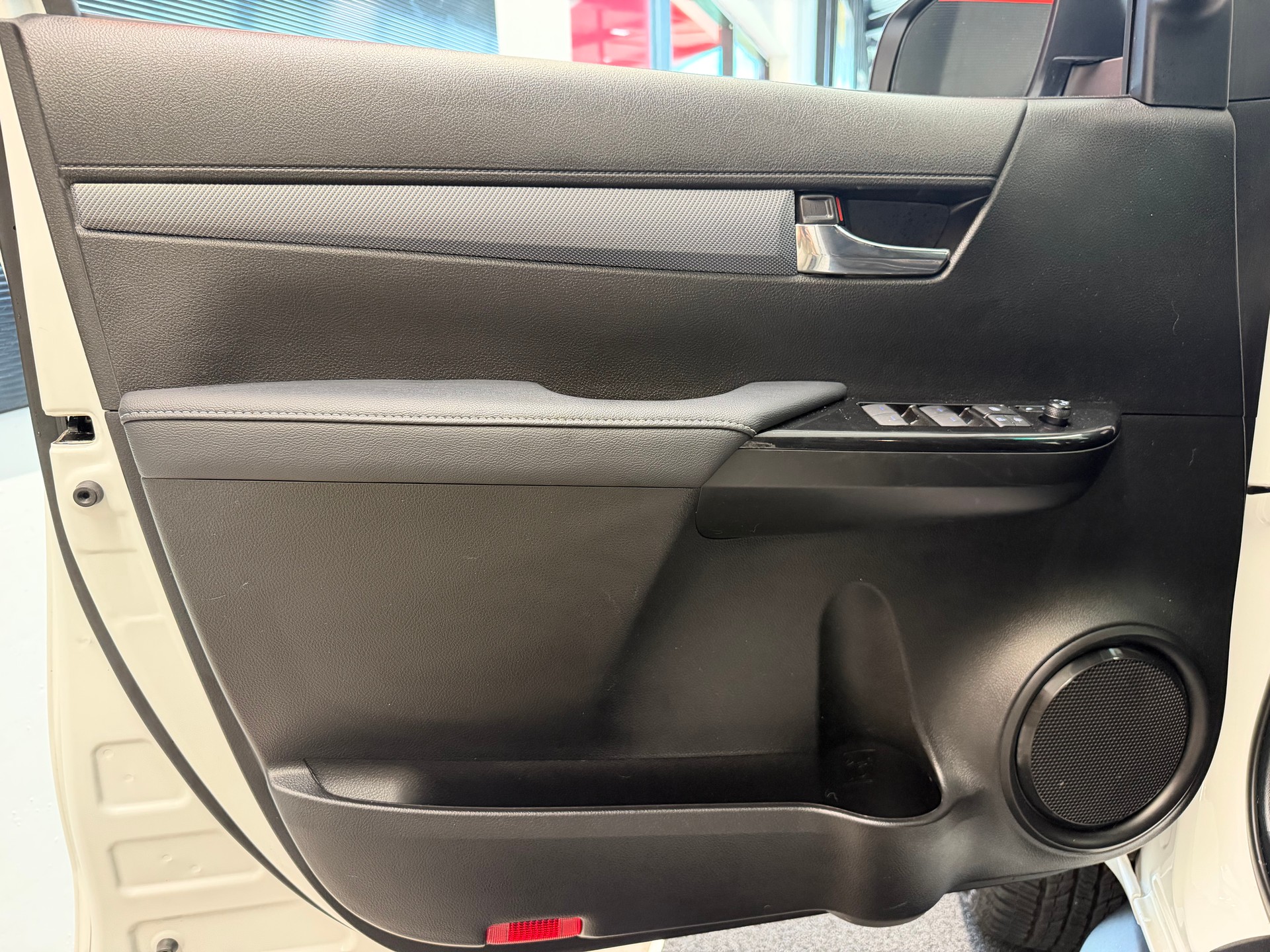 TOYOTA Hilux 2.8d GR Sport II Double Cab 4x4 A-image-11
