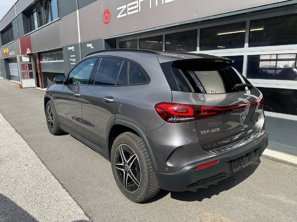 MERCEDES-BENZ EQA 250 AMG Line (CH)-image-4