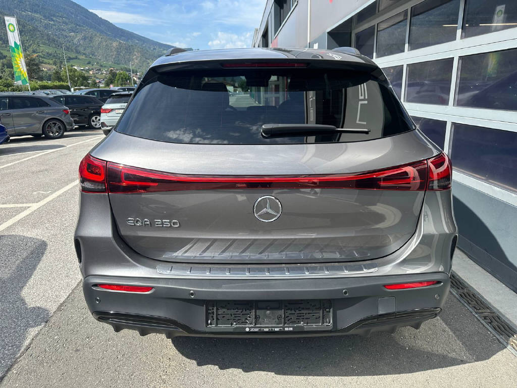 MERCEDES-BENZ EQA 250 AMG Line (CH)-image-3