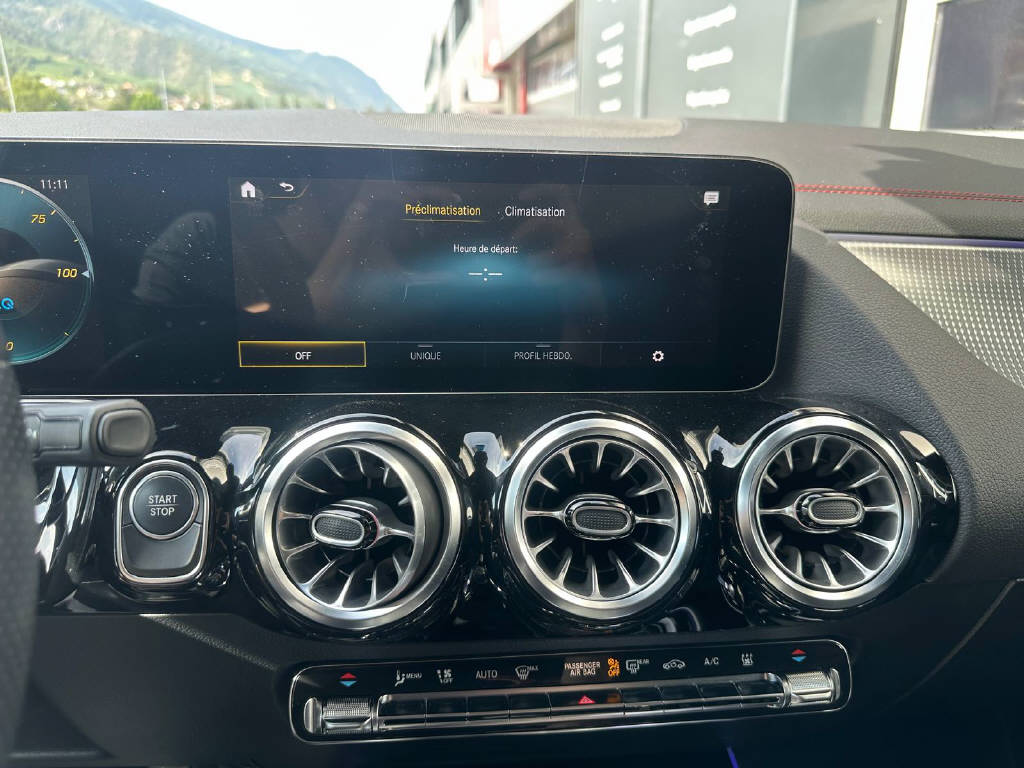 MERCEDES-BENZ EQA 250 AMG Line (CH)-image-9