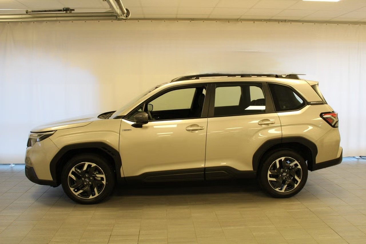 SUBARU Forester 2.0i e-Boxer Advantage Lineartronic-image-1
