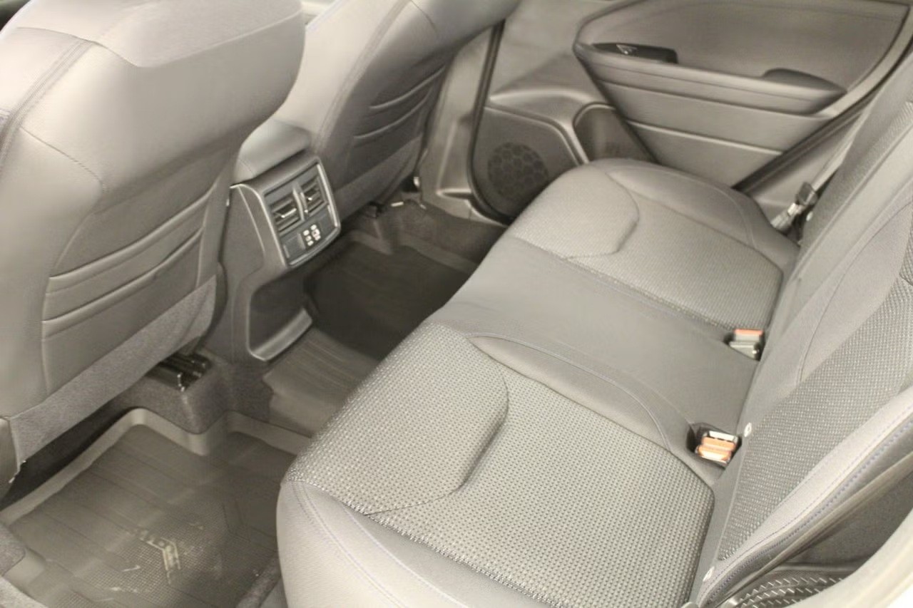 SUBARU Forester 2.0i e-Boxer Advantage Lineartronic-image-5