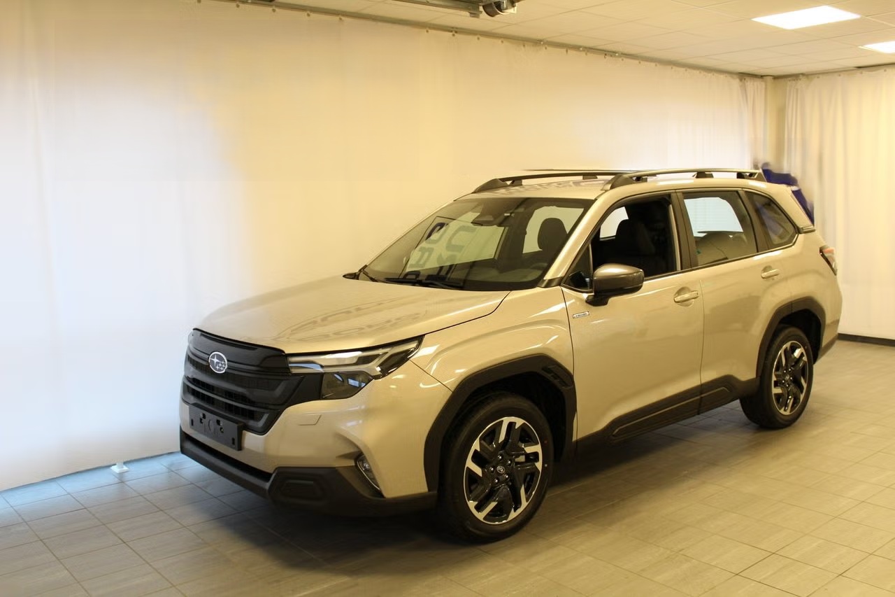 SUBARU Forester 2.0i e-Boxer Advantage Lineartronic-image-0