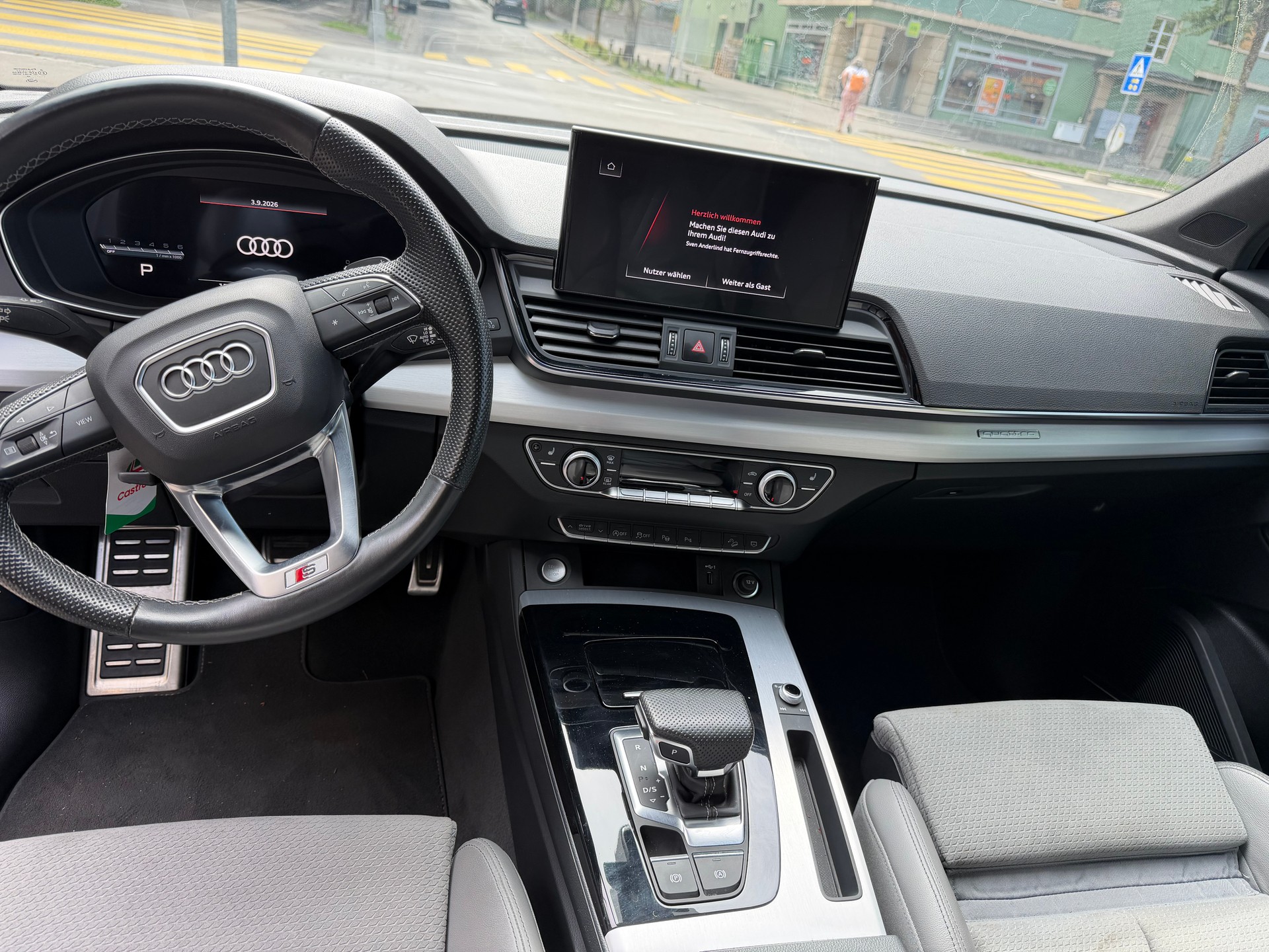 AUDI Q5 Sportback 40 TDI Blackedition quattro S-tronic-image-8