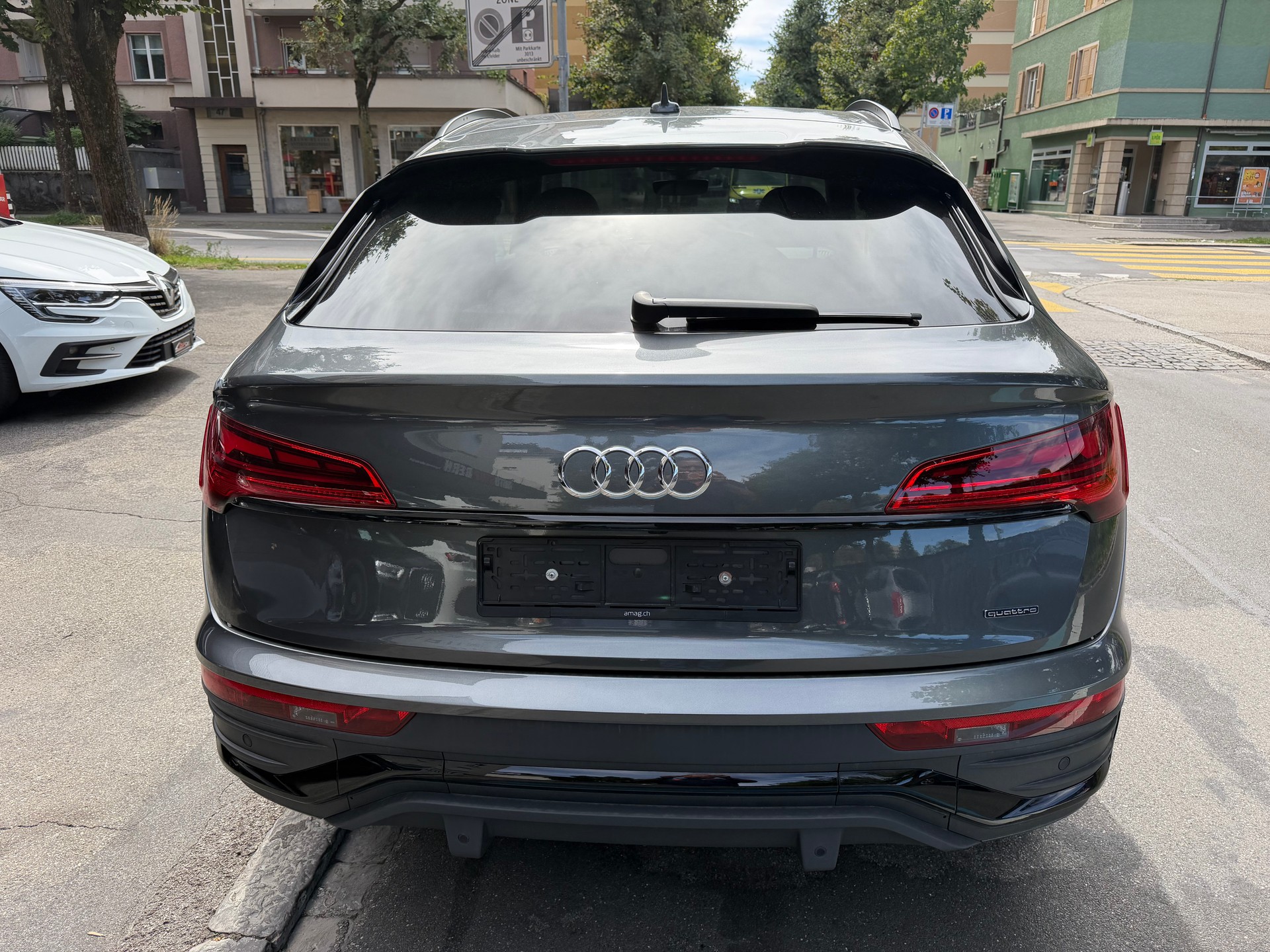 AUDI Q5 Sportback 40 TDI Blackedition quattro S-tronic-image-5