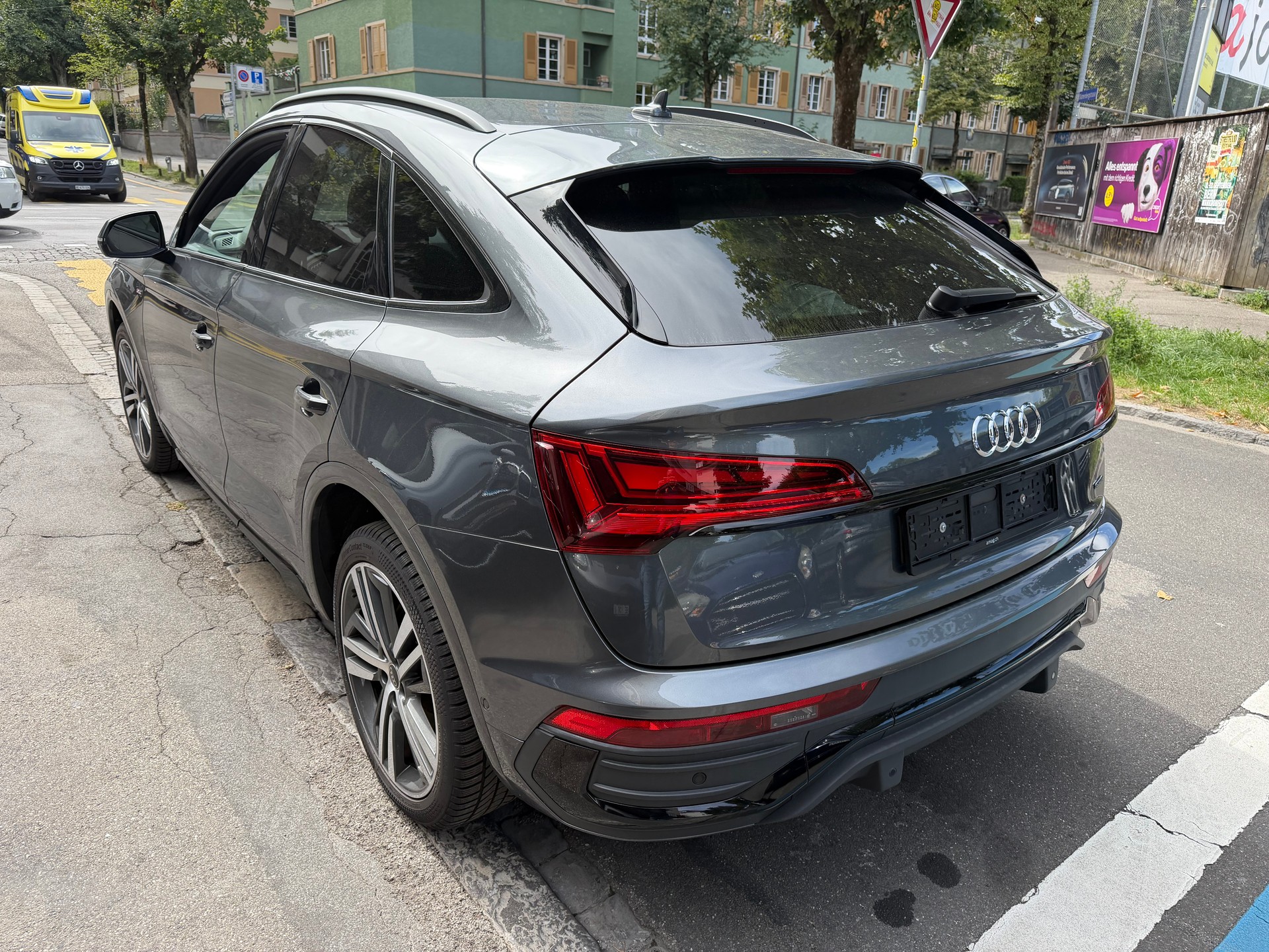 AUDI Q5 Sportback 40 TDI Blackedition quattro S-tronic-image-6