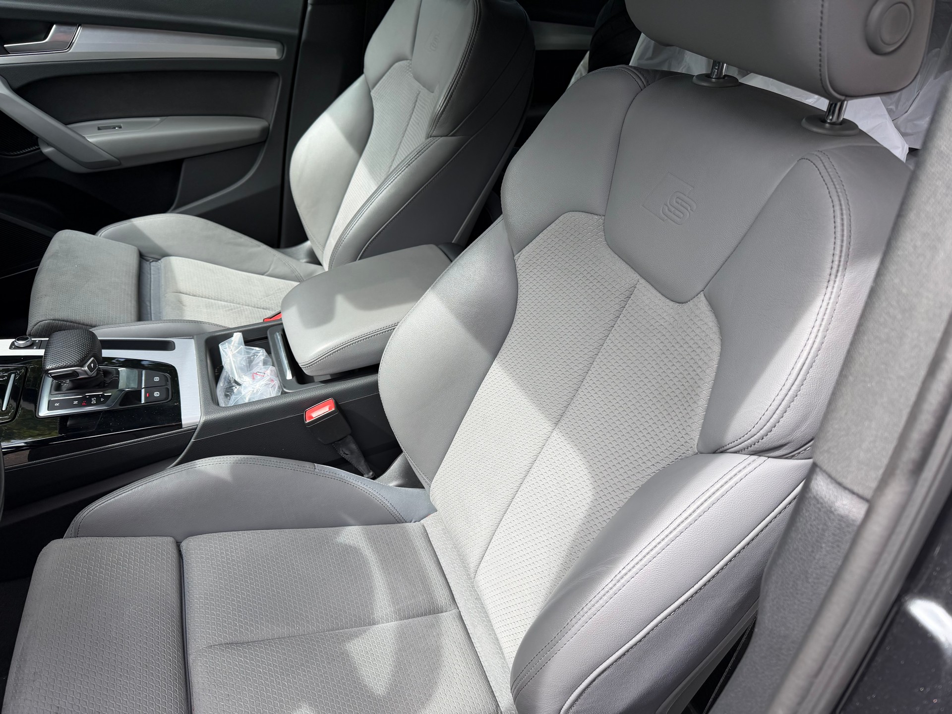 AUDI Q5 Sportback 40 TDI Blackedition quattro S-tronic-image-9
