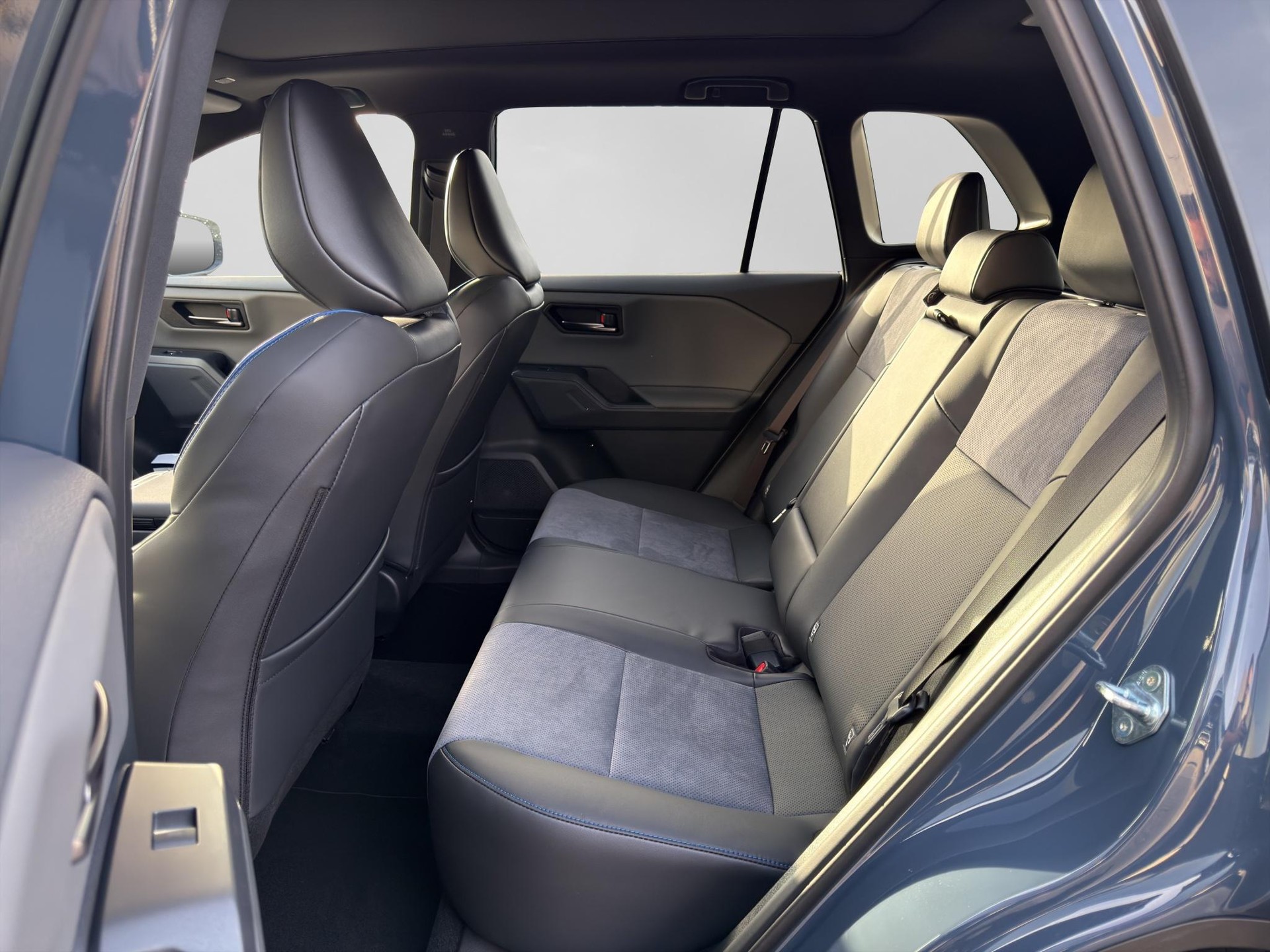 SUZUKI Across 2.5 PHEV Compact Top 4x4-image-6