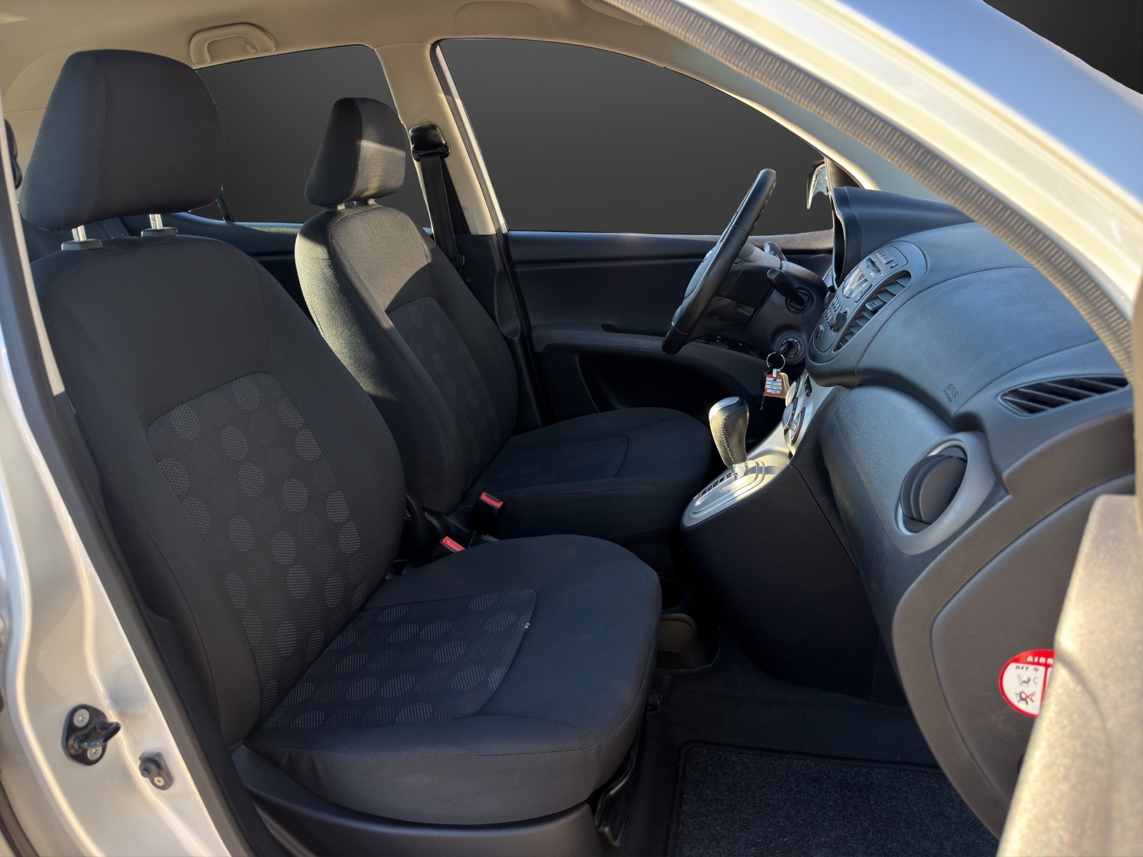 HYUNDAI i10 1.2 Style Automatic-image-8