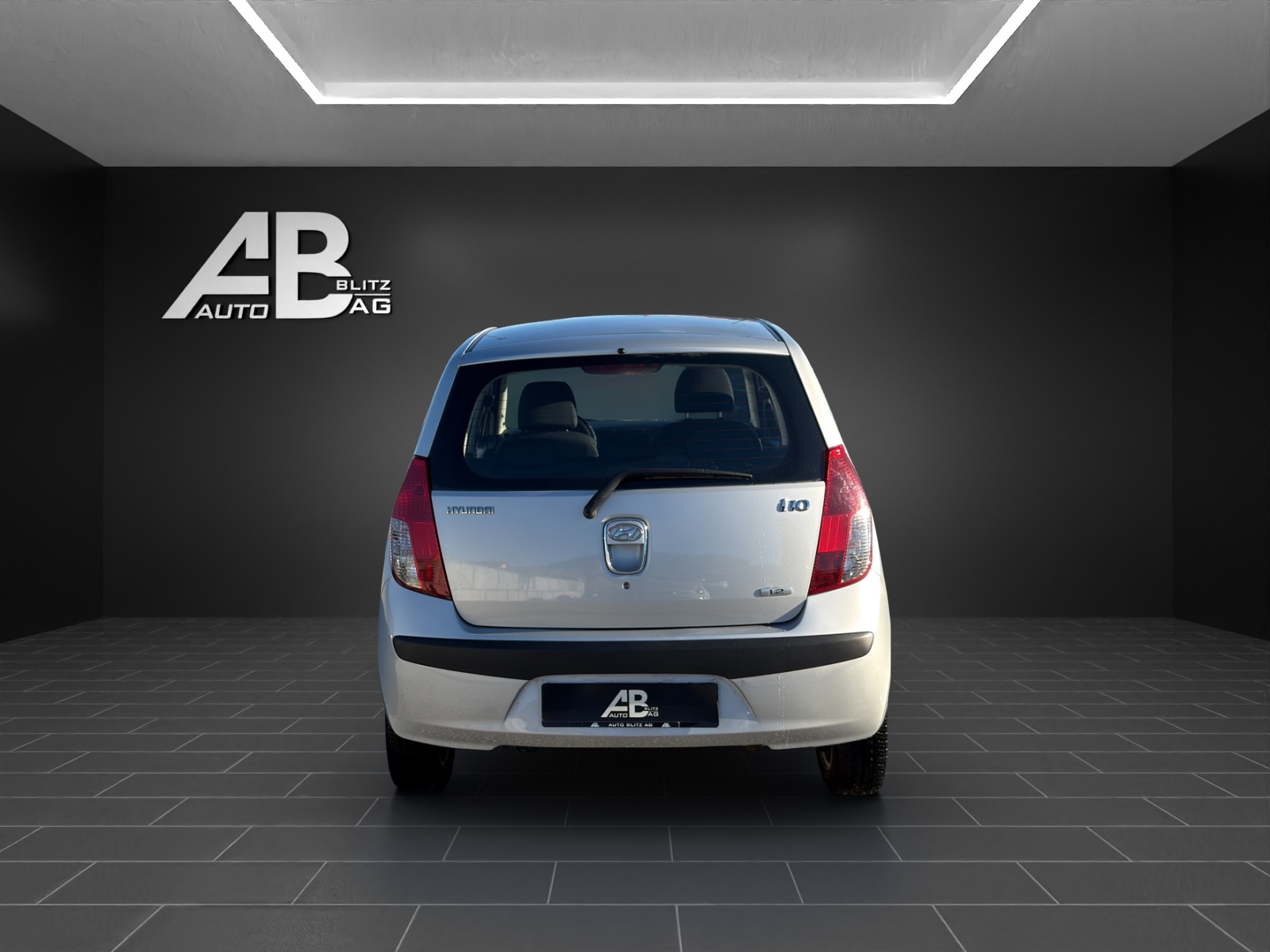 HYUNDAI i10 1.2 Style Automatic-image-3