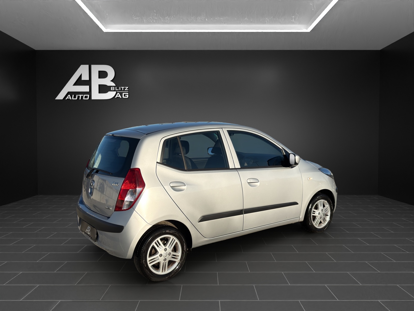 HYUNDAI i10 1.2 Style Automatic-image-4