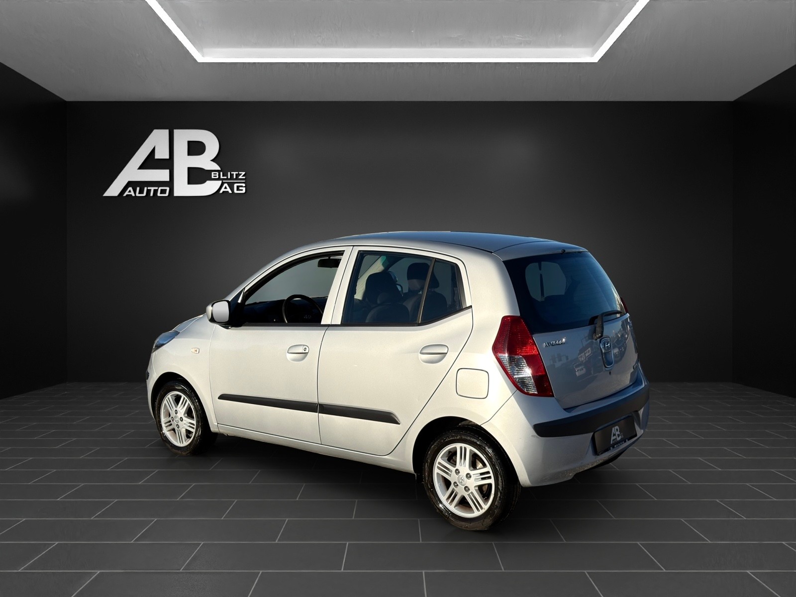 HYUNDAI i10 1.2 Style Automatic-image-2