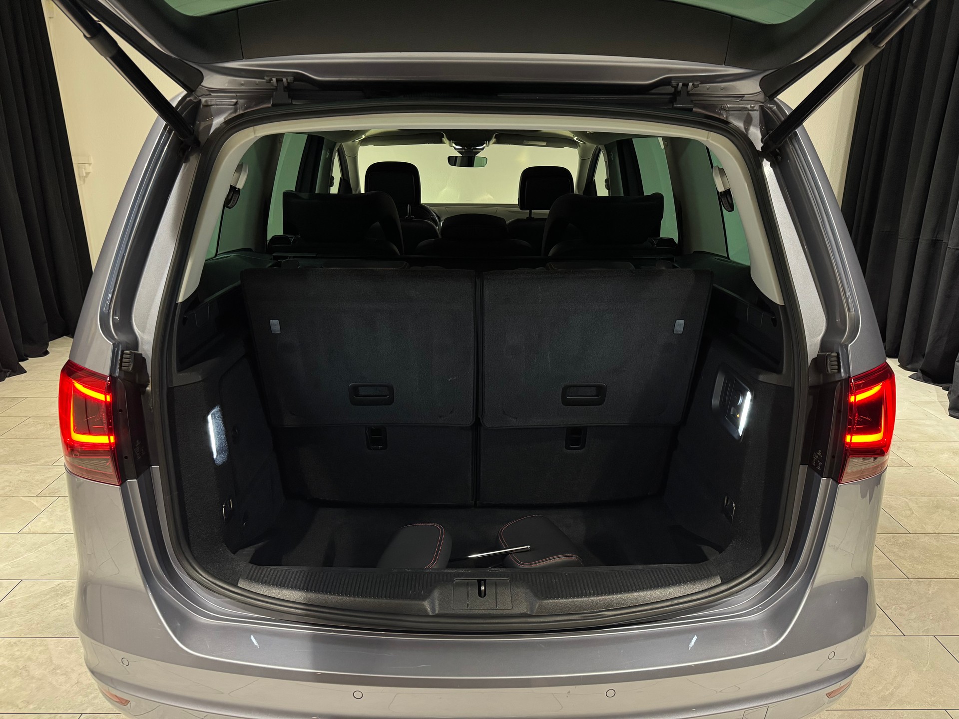 SEAT Alhambra 2.0 TDI FR Line DSG | 7 Plätzer | 1.Hand |-image-26
