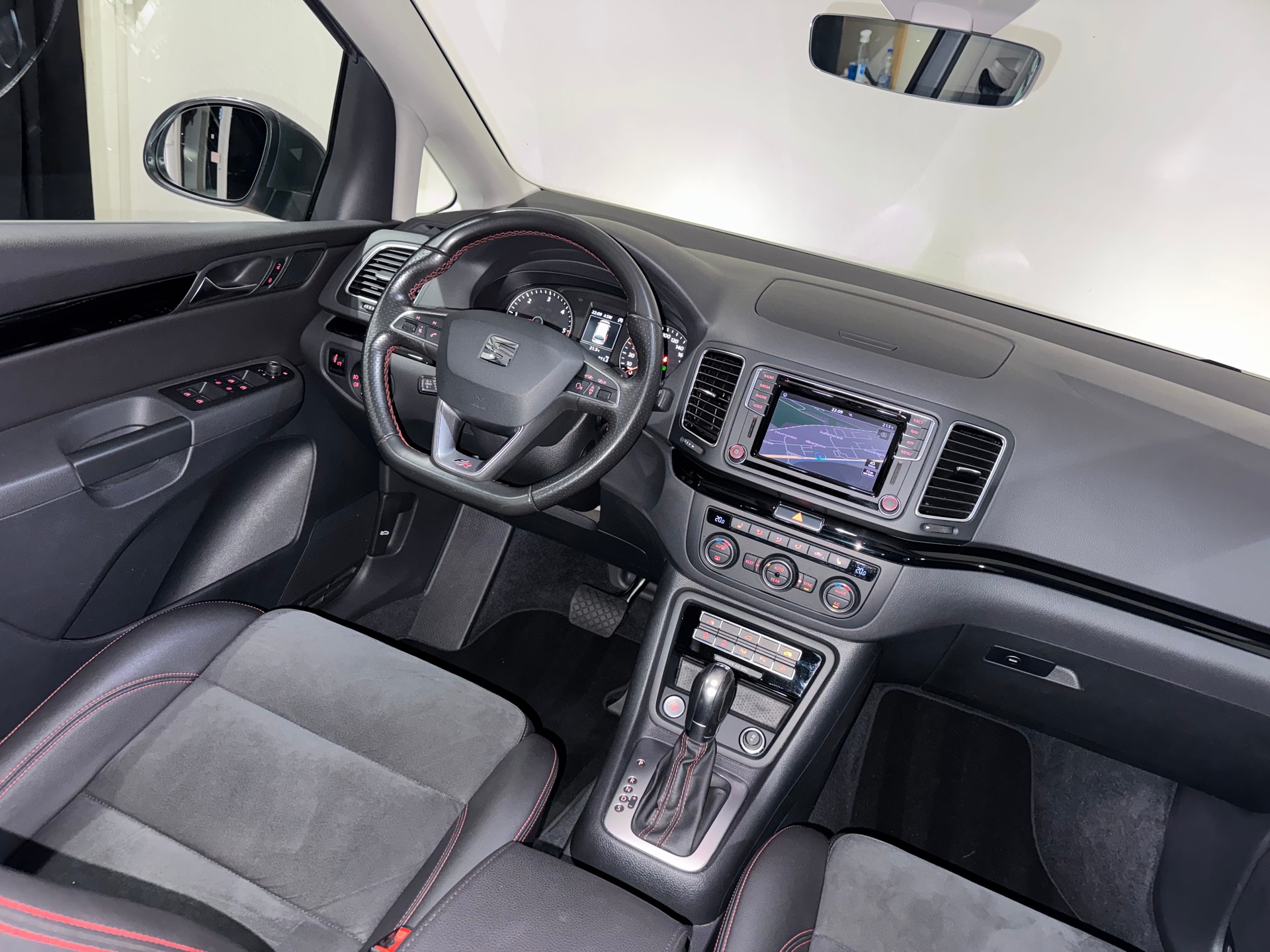 SEAT Alhambra 2.0 TDI FR Line DSG | 7 Plätzer | 1.Hand |-image-23