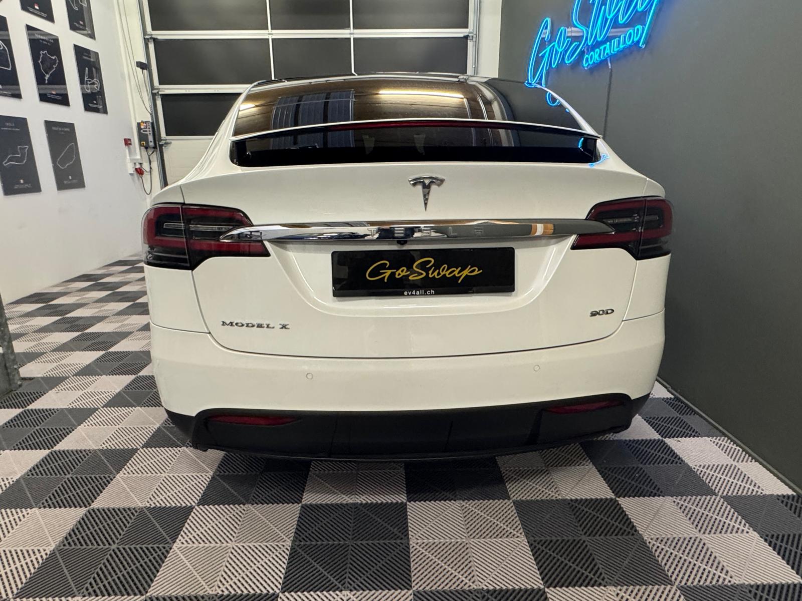 TESLA Model X 90 D-image-4