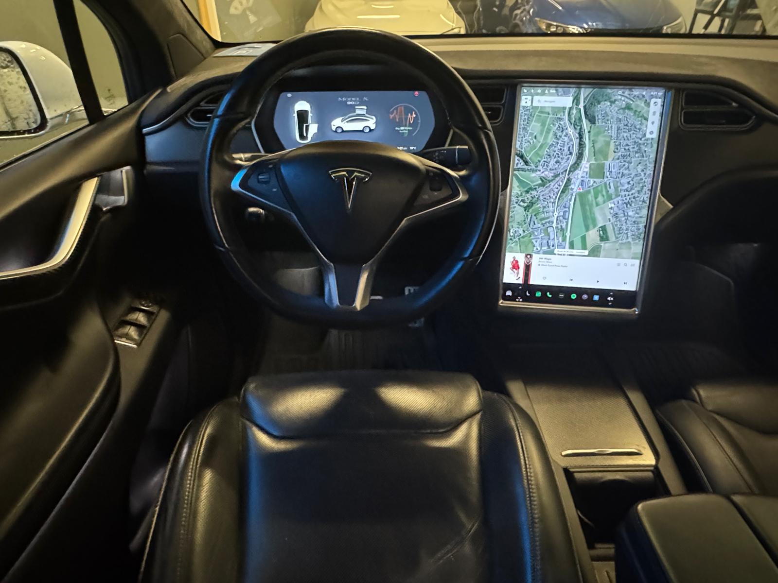 TESLA Model X 90 D-image-14