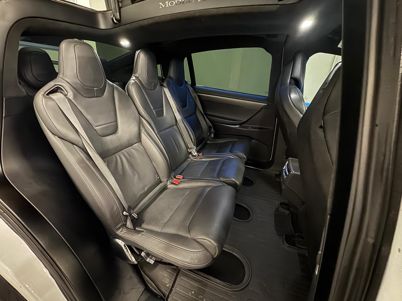 TESLA Model X 90 D-image-10