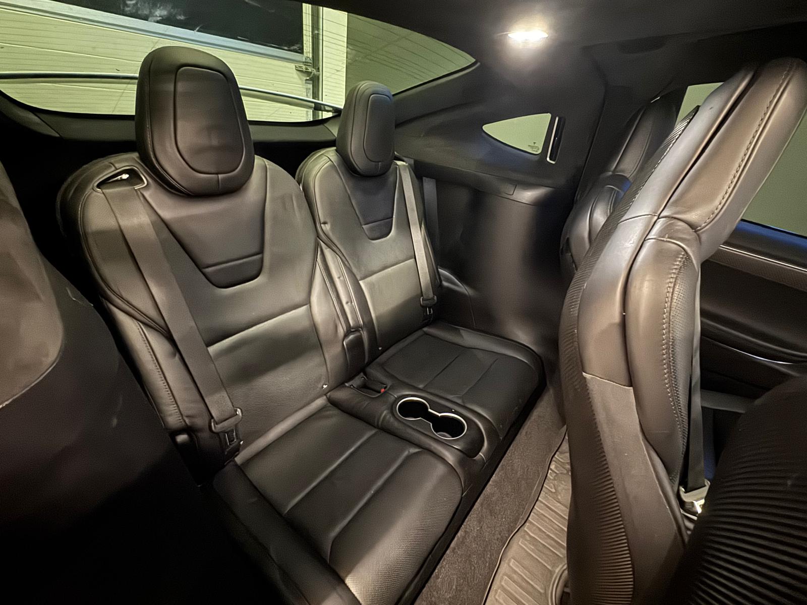 TESLA Model X 90 D-image-11