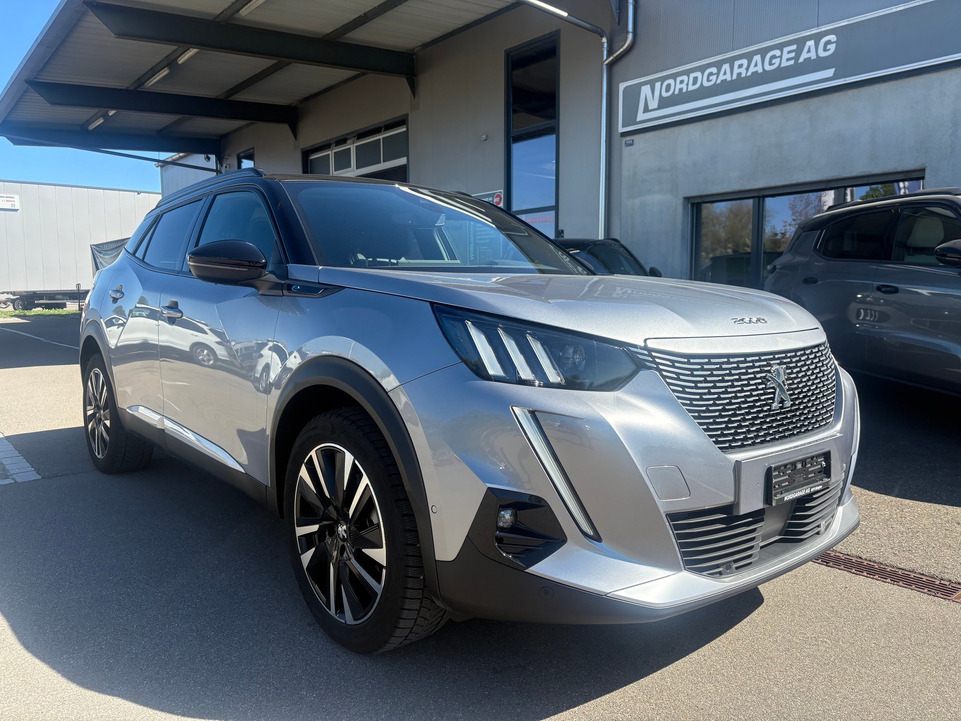 PEUGEOT 2008 e-GT-image-0