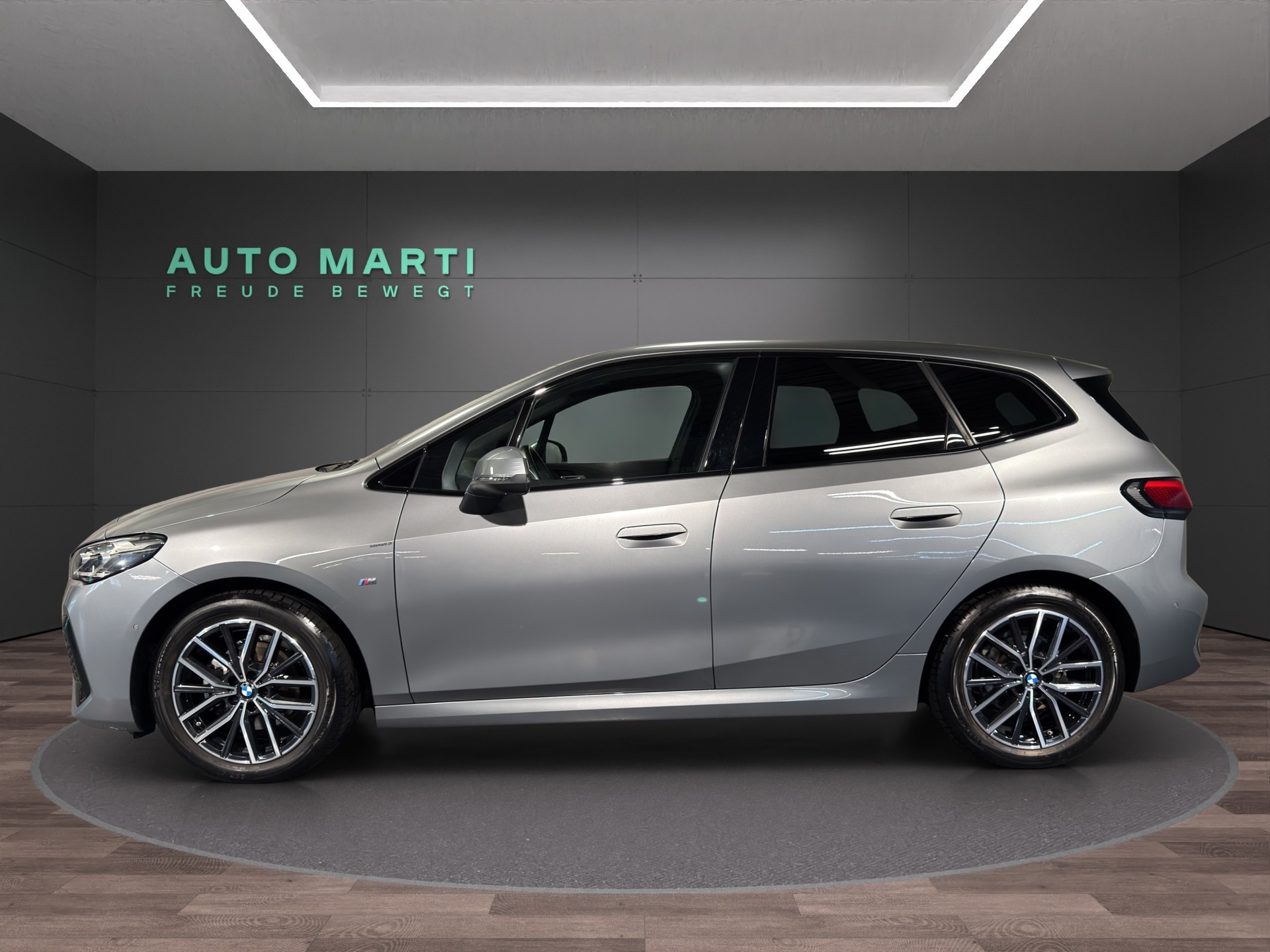 BMW 218i Active Tourer M Sport-image-1