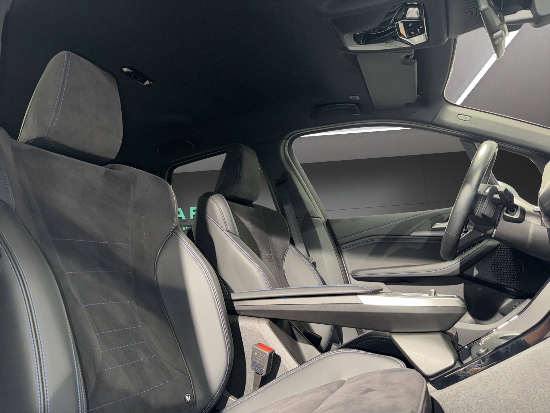 BMW 218i Active Tourer M Sport-image-20
