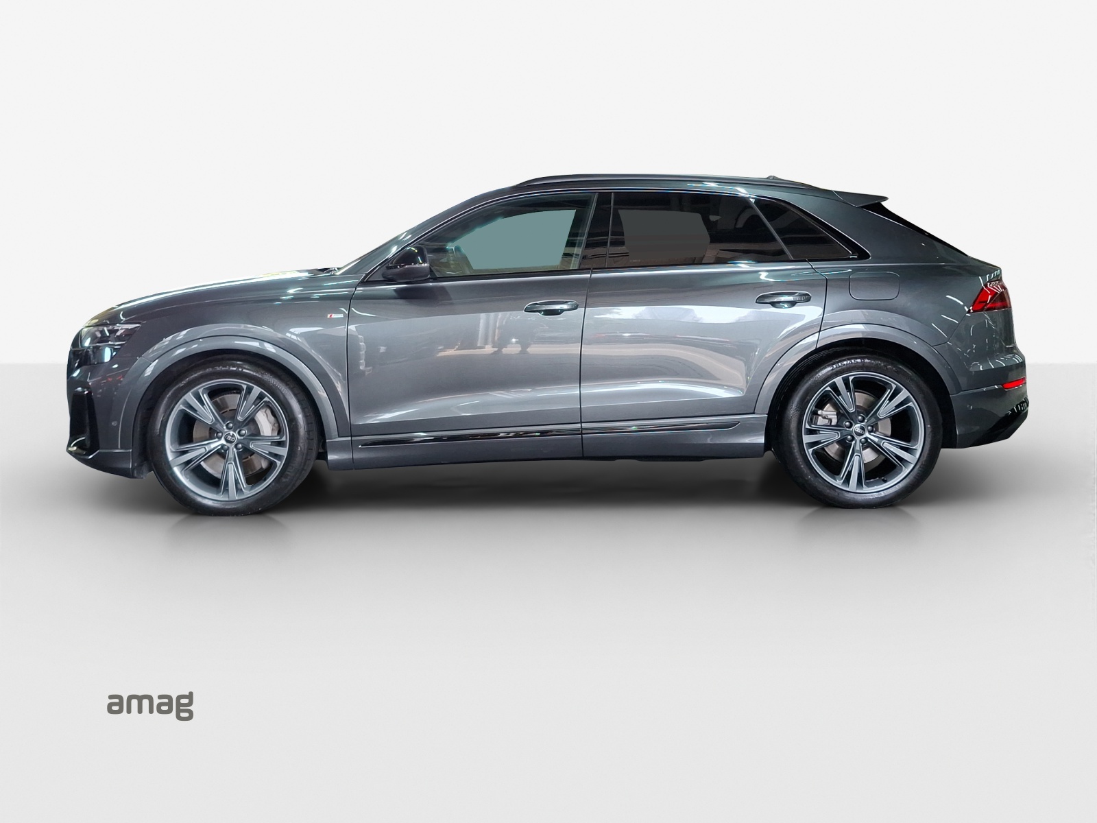 AUDI Q8 SUV TFSI e quattro 290 kW Attraction tiptronic-image-1
