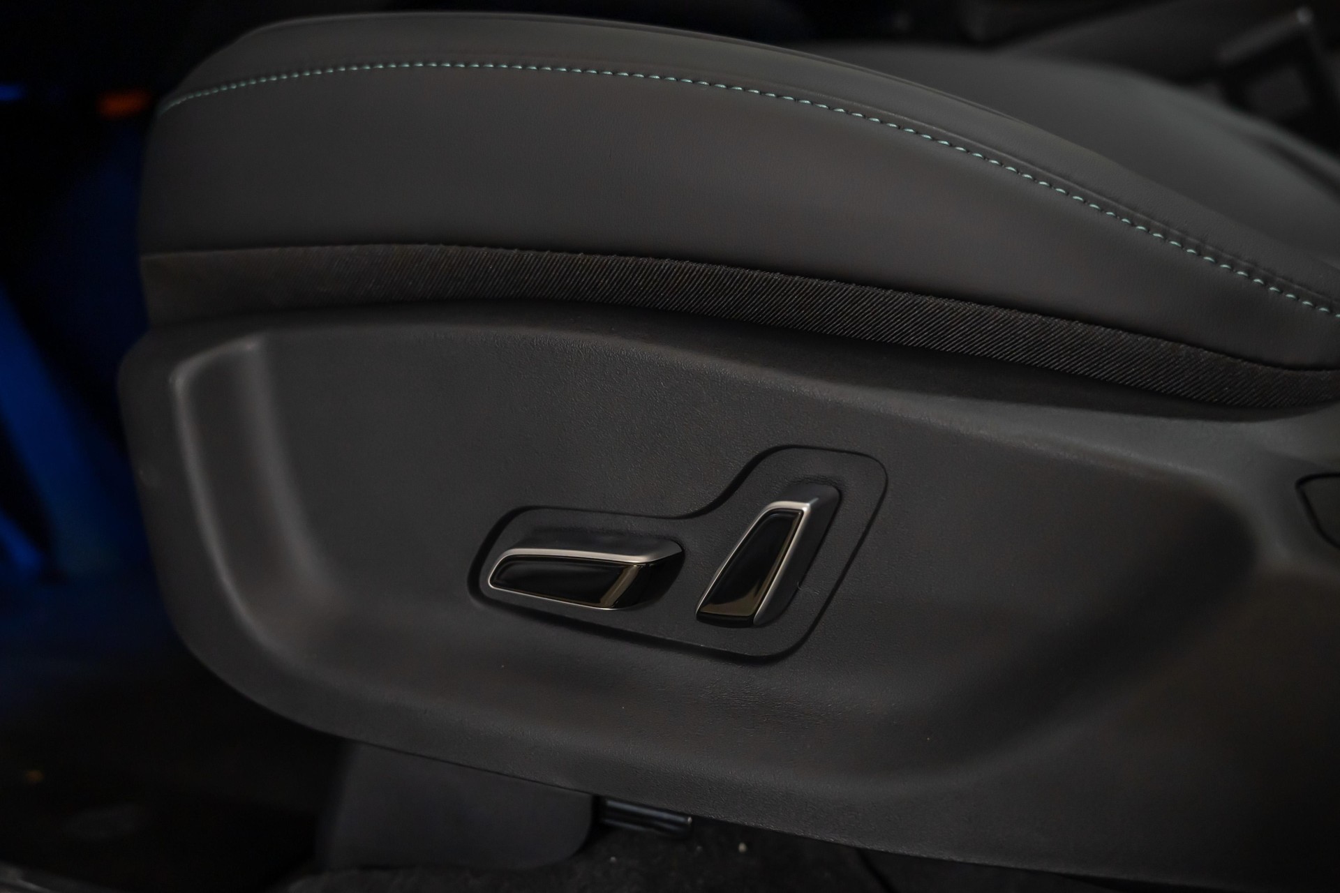 BYD Seal U DM-i Design AWD - 324 PS-image-15