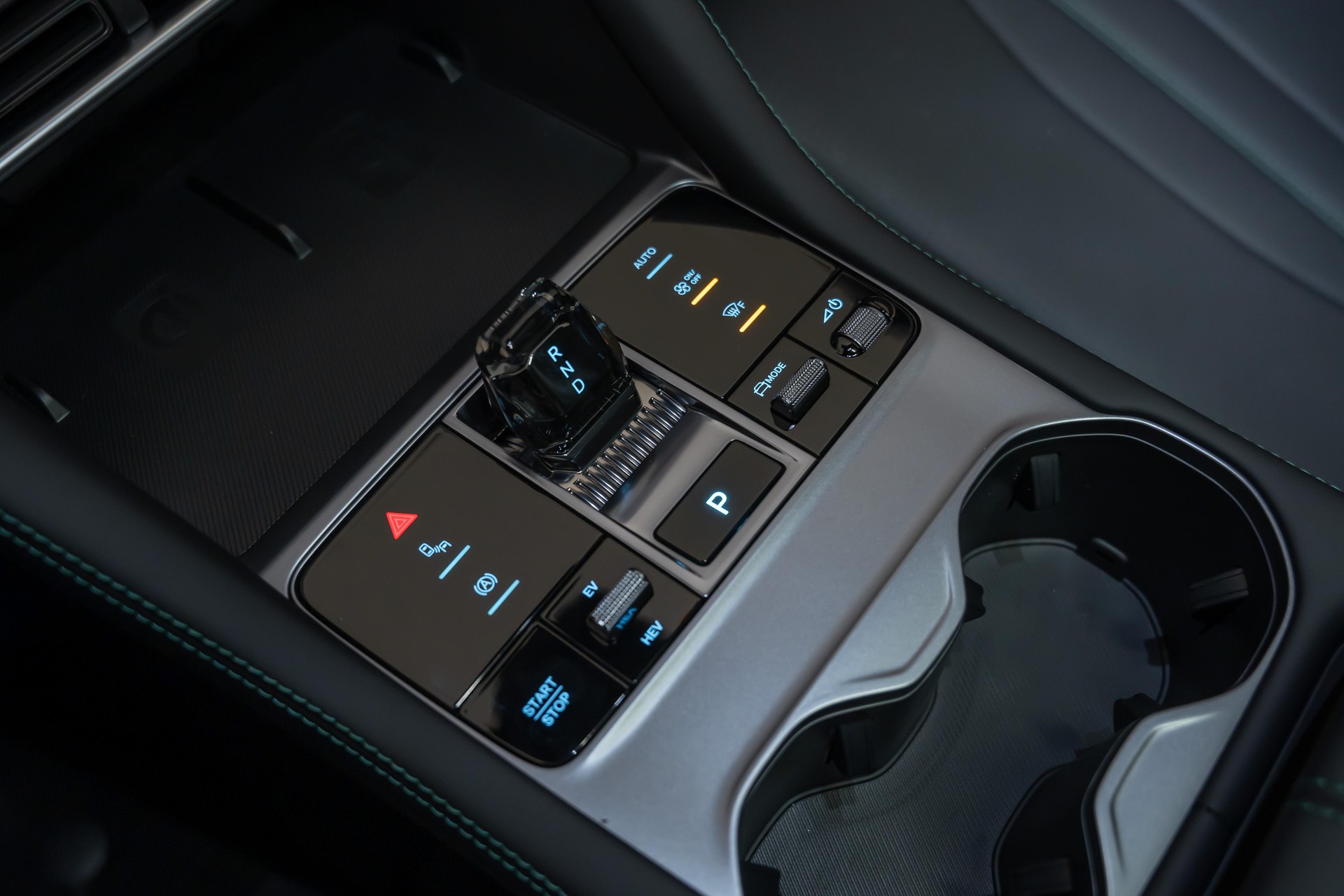 BYD Seal U DM-i Design AWD - 324 PS-image-16