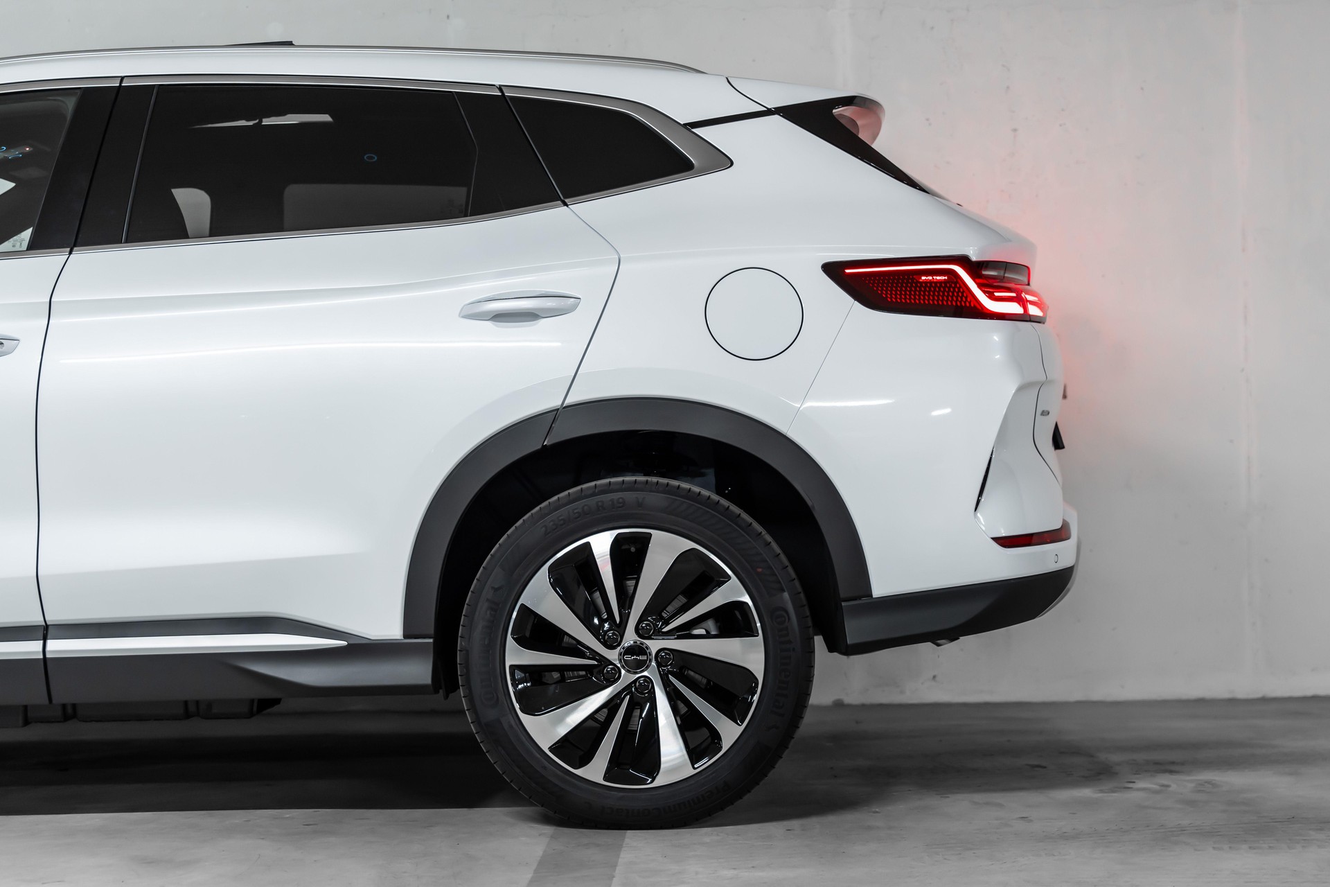 BYD Seal U DM-i Design AWD - 324 PS-image-3