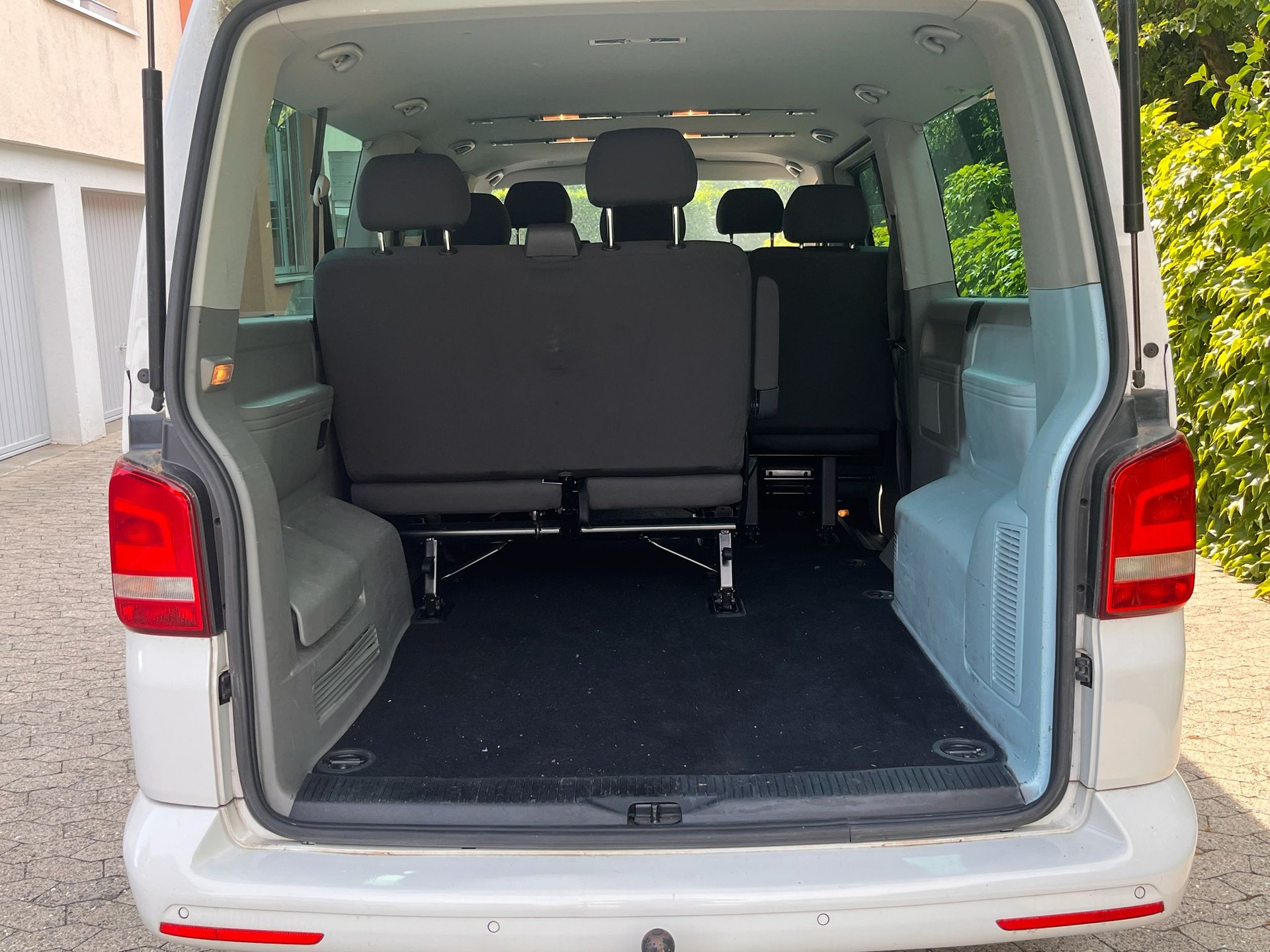 VW Caravelle 2.0 TDI 140 BMT DSG-image-2