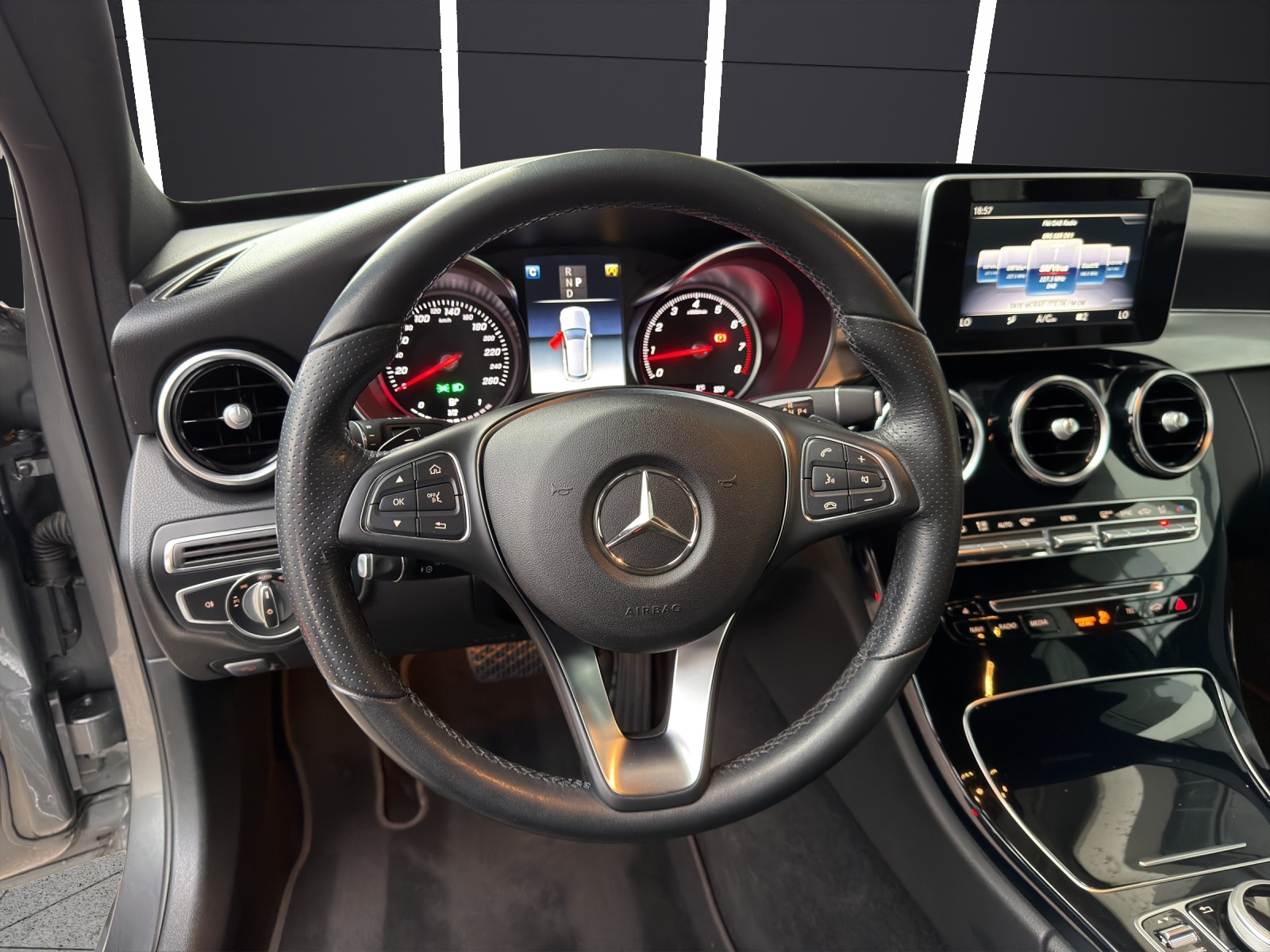 MERCEDES-BENZ C 180 Avantgarde 7G-Tronic-image-10