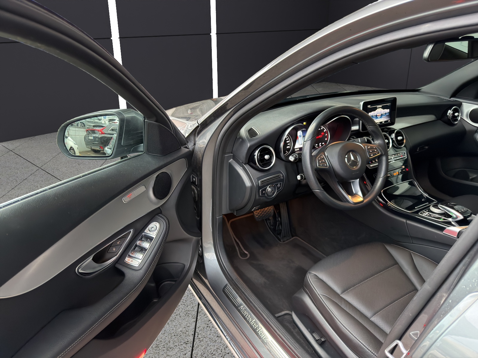MERCEDES-BENZ C 180 Avantgarde 7G-Tronic-image-8